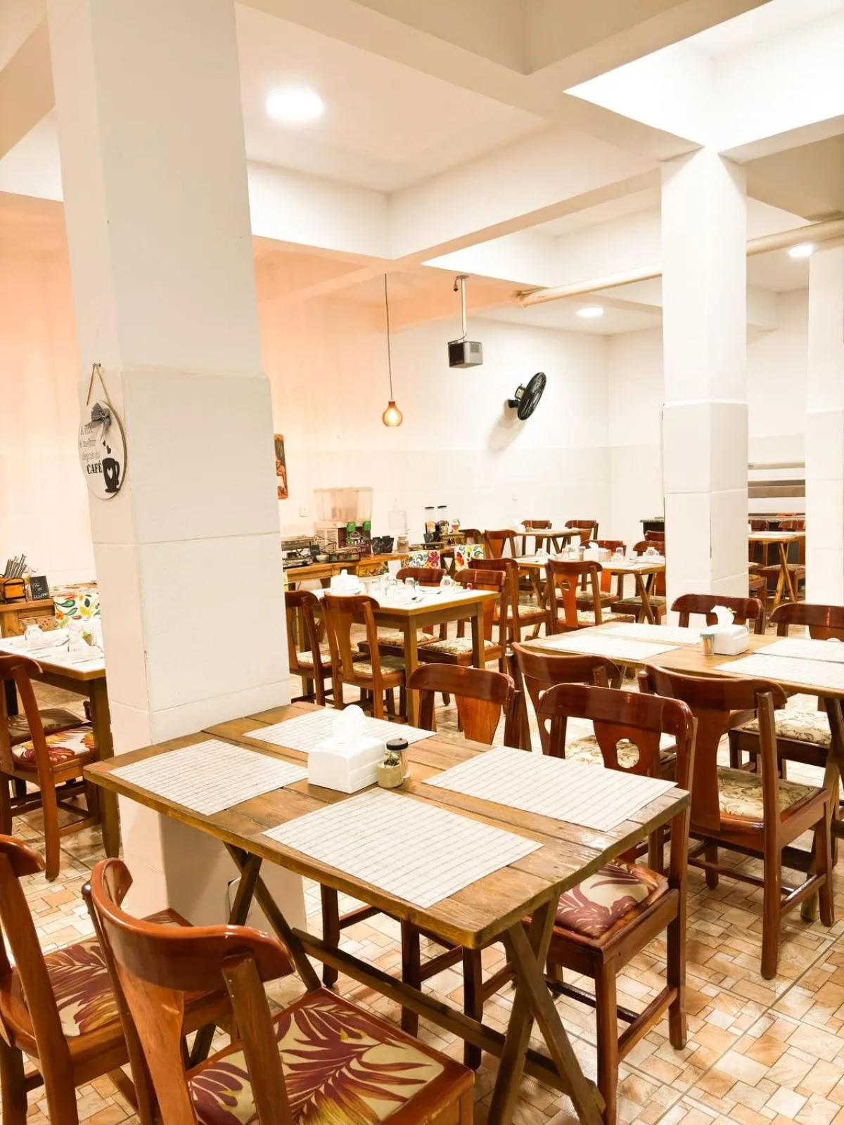 Restaurant/places to eat in Pousada Parada Da Fé