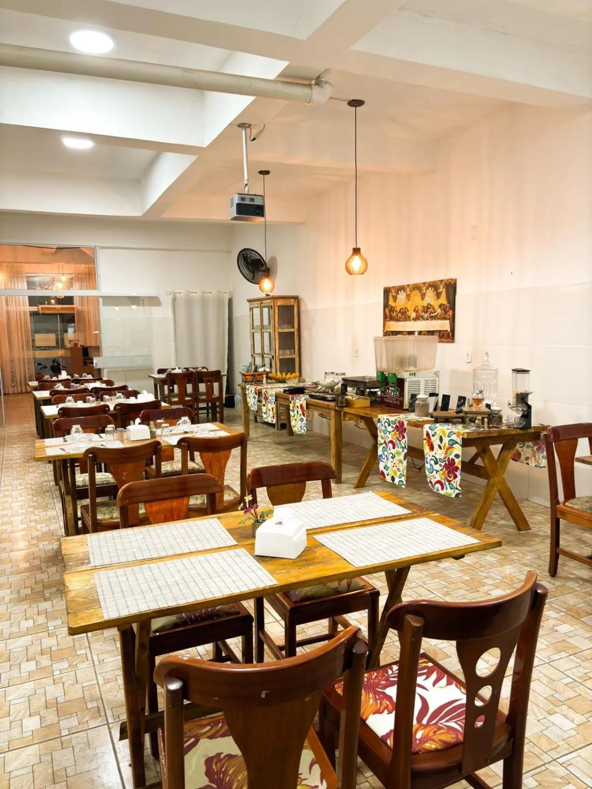 Restaurant/places to eat in Pousada Parada Da Fé