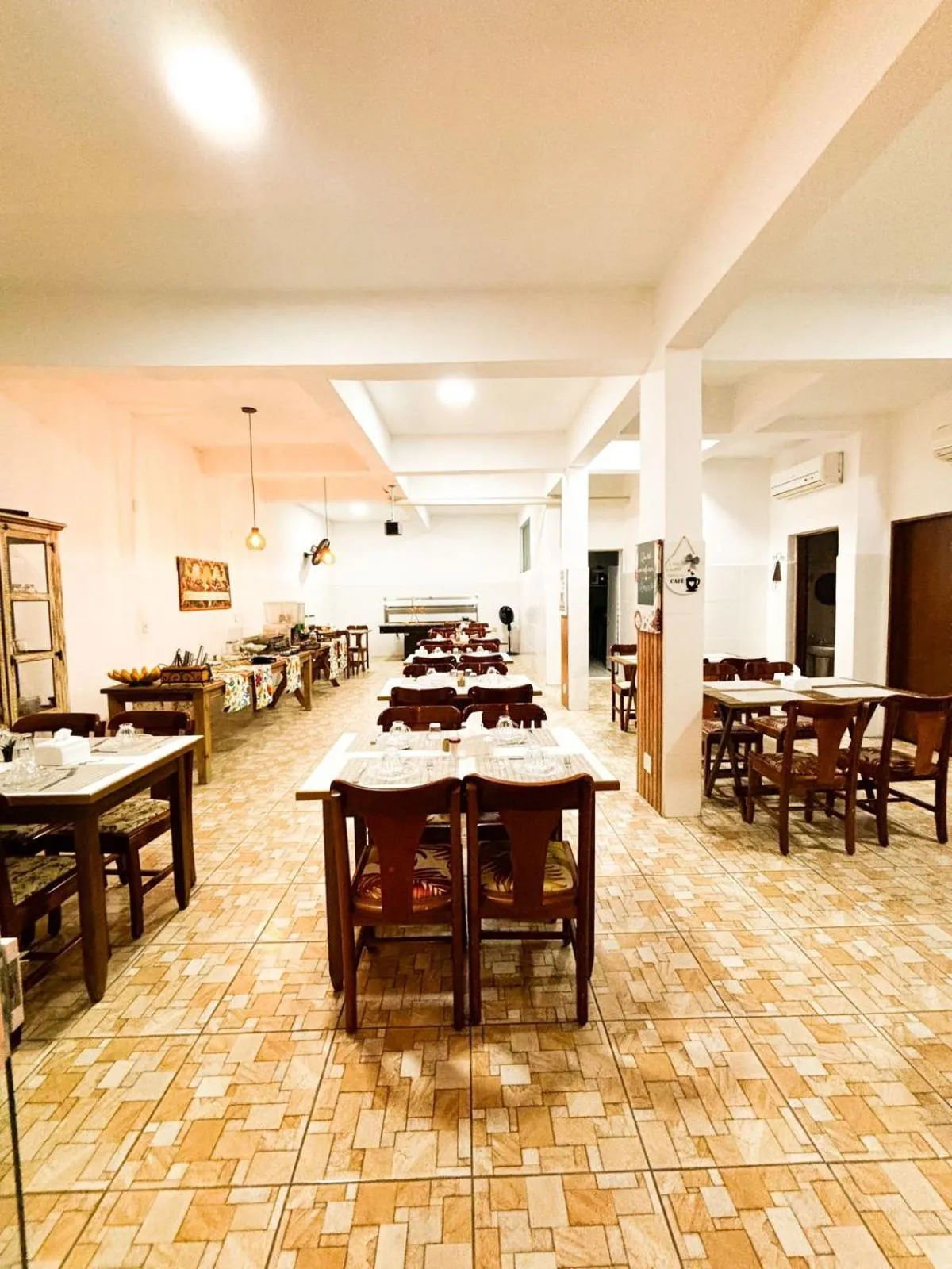 Restaurant/places to eat in Pousada Parada Da Fé