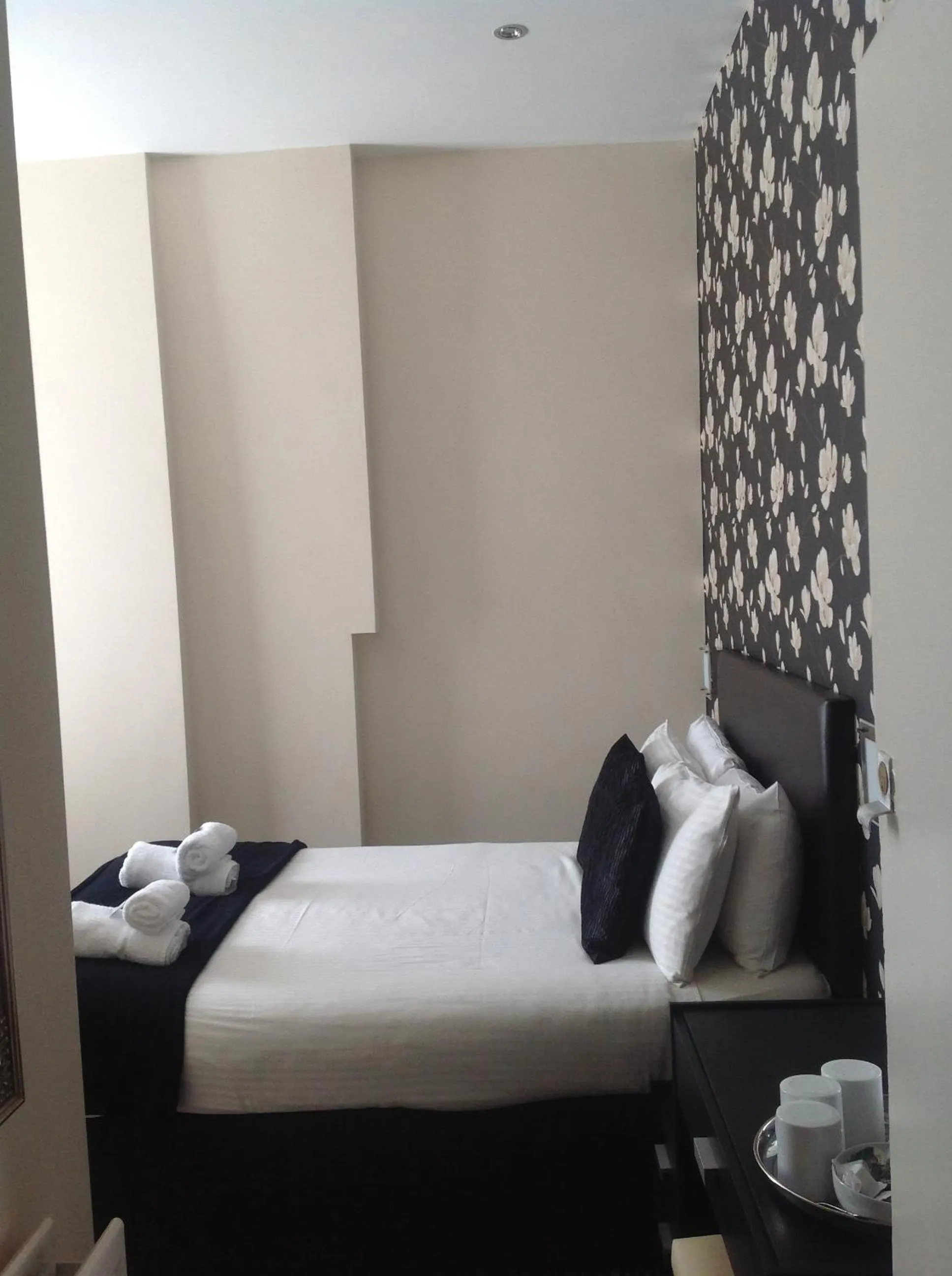 Bed in Happy Return Hotel