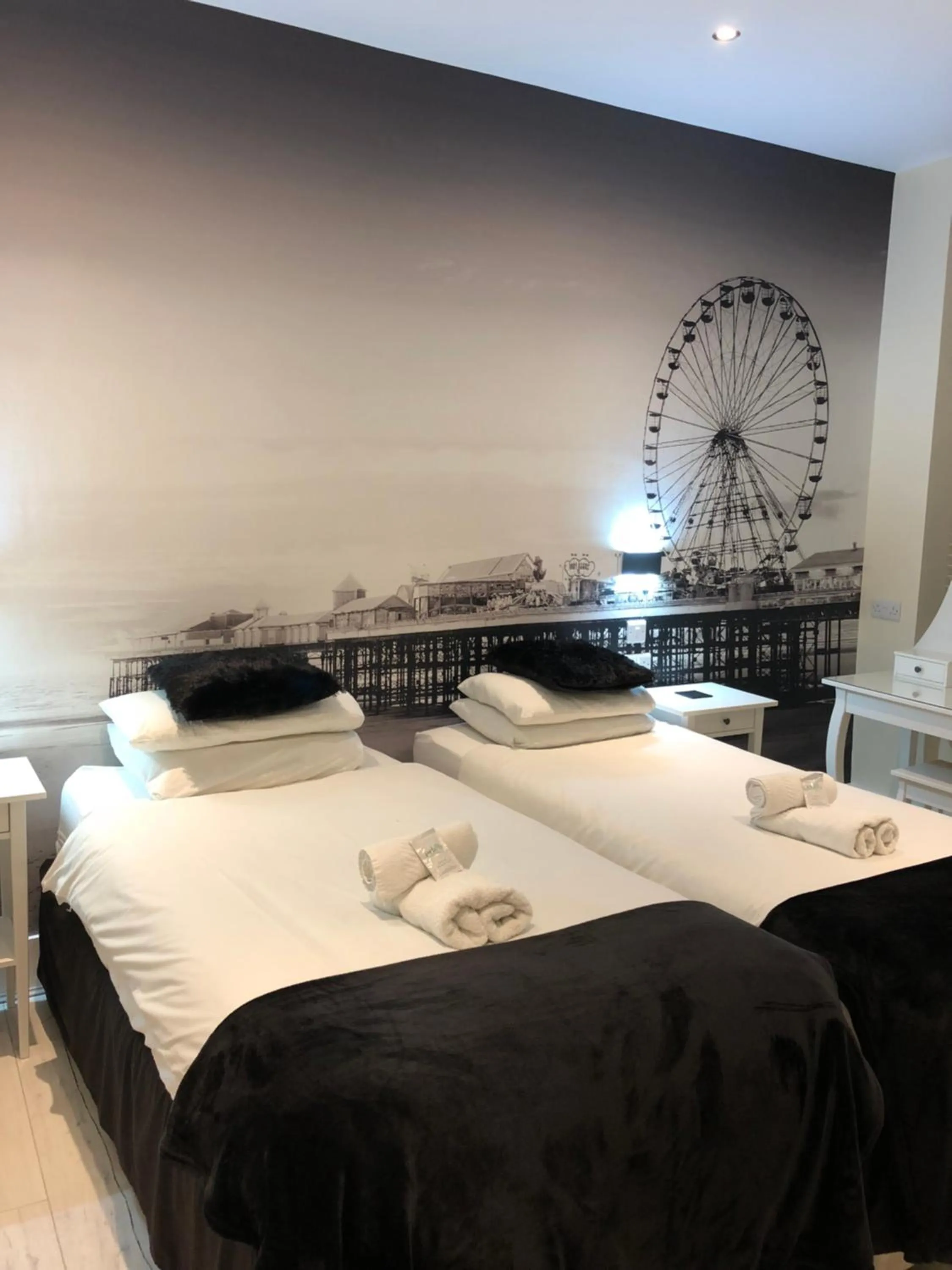 Bedroom, Bed in Happy Return Hotel