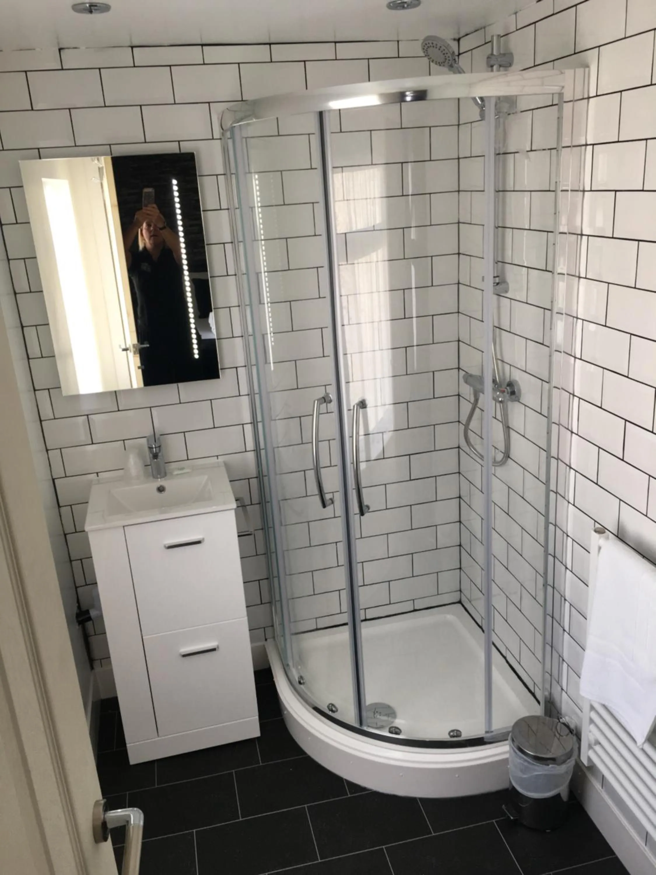 Bathroom in Happy Return Hotel