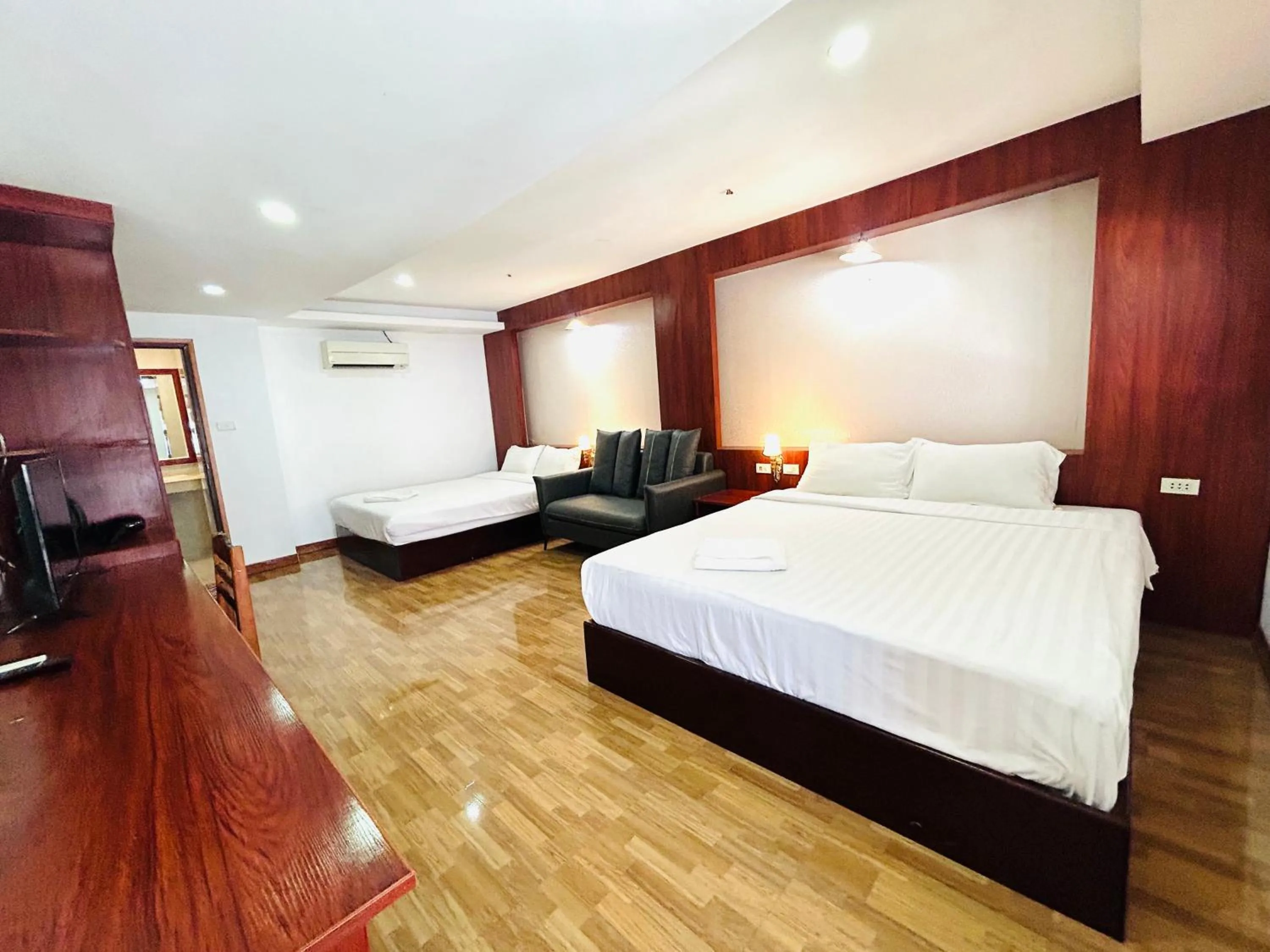 Bedroom, Bed in Vang Vieng Sky Mountain View Hotel