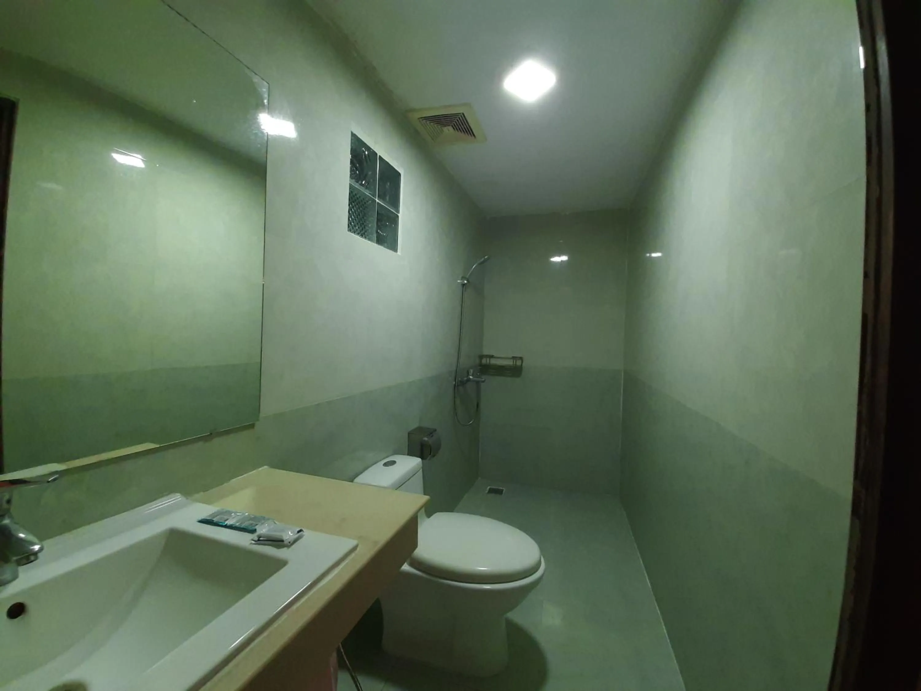 Bathroom in Vang Vieng Sky Mountain View Hotel