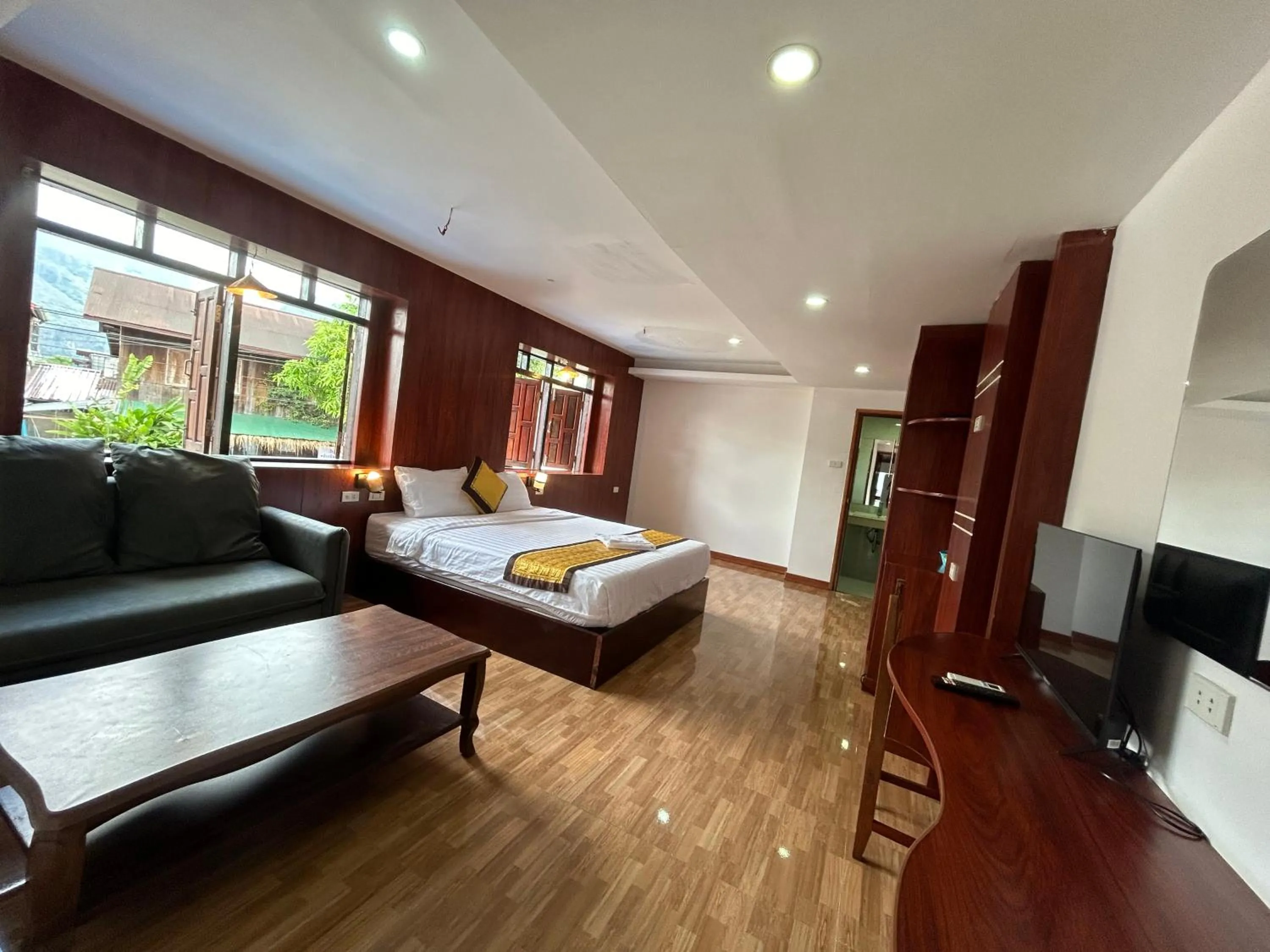 Photo of the whole room, Bed in Vang Vieng Sky Mountain View Hotel