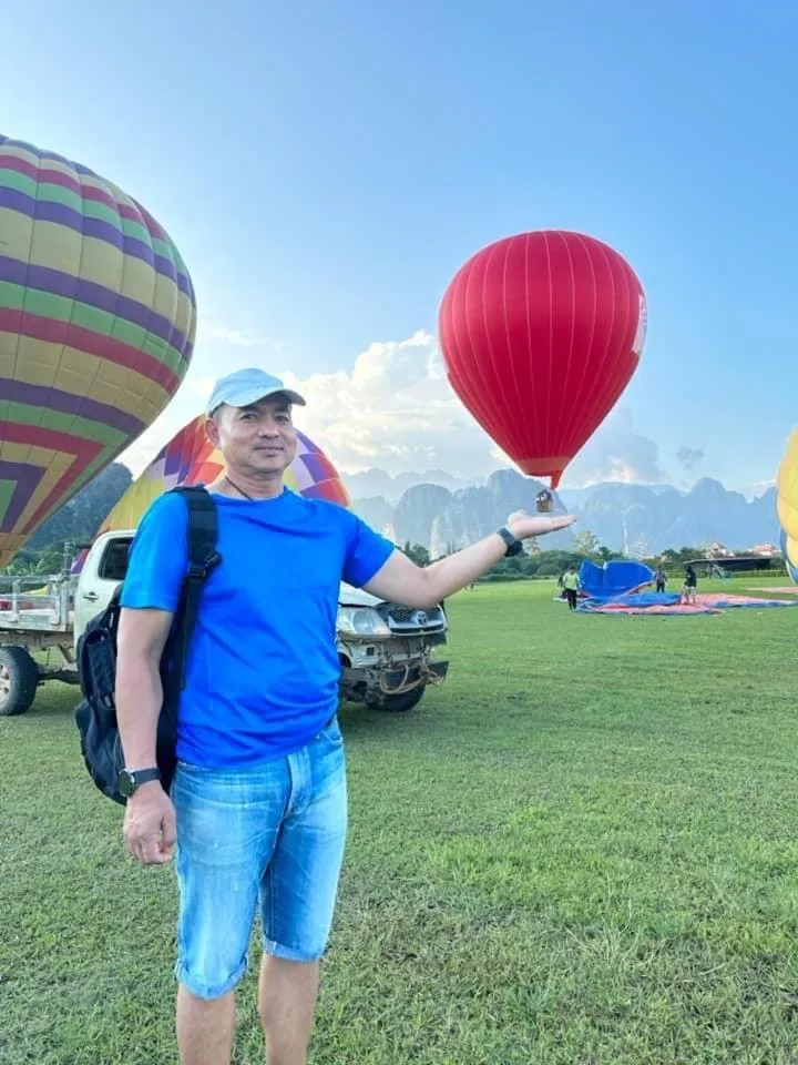 People in Vang Vieng Sky Mountain View Hotel