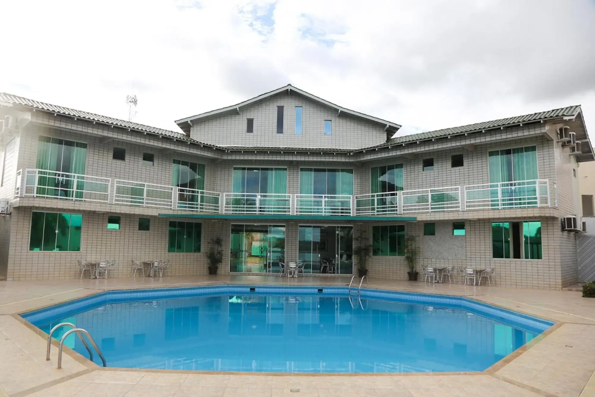 Pool view in Xingu Praia Hotel Pool view in Xingu Praia Hotel