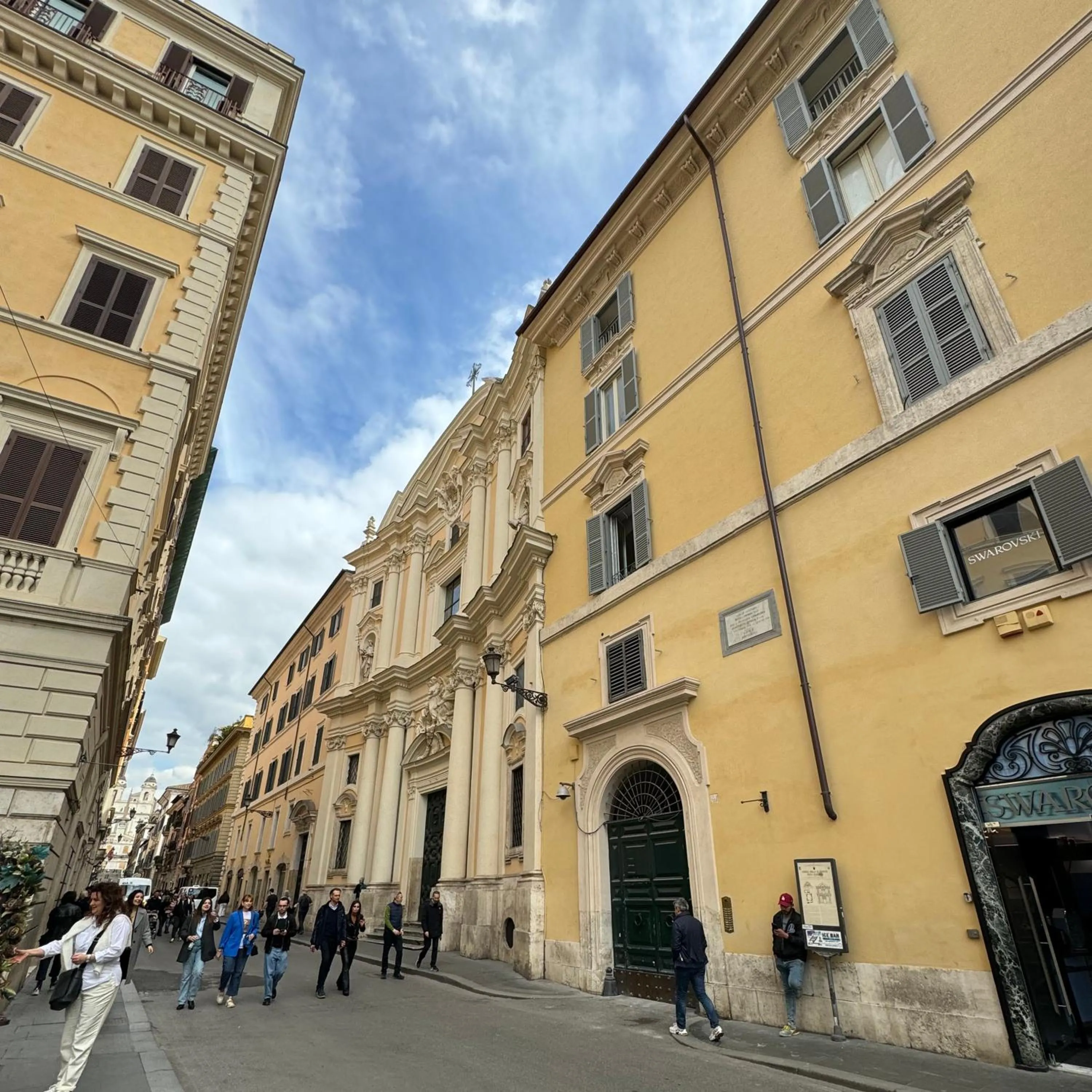 Property building in Goldoni 47