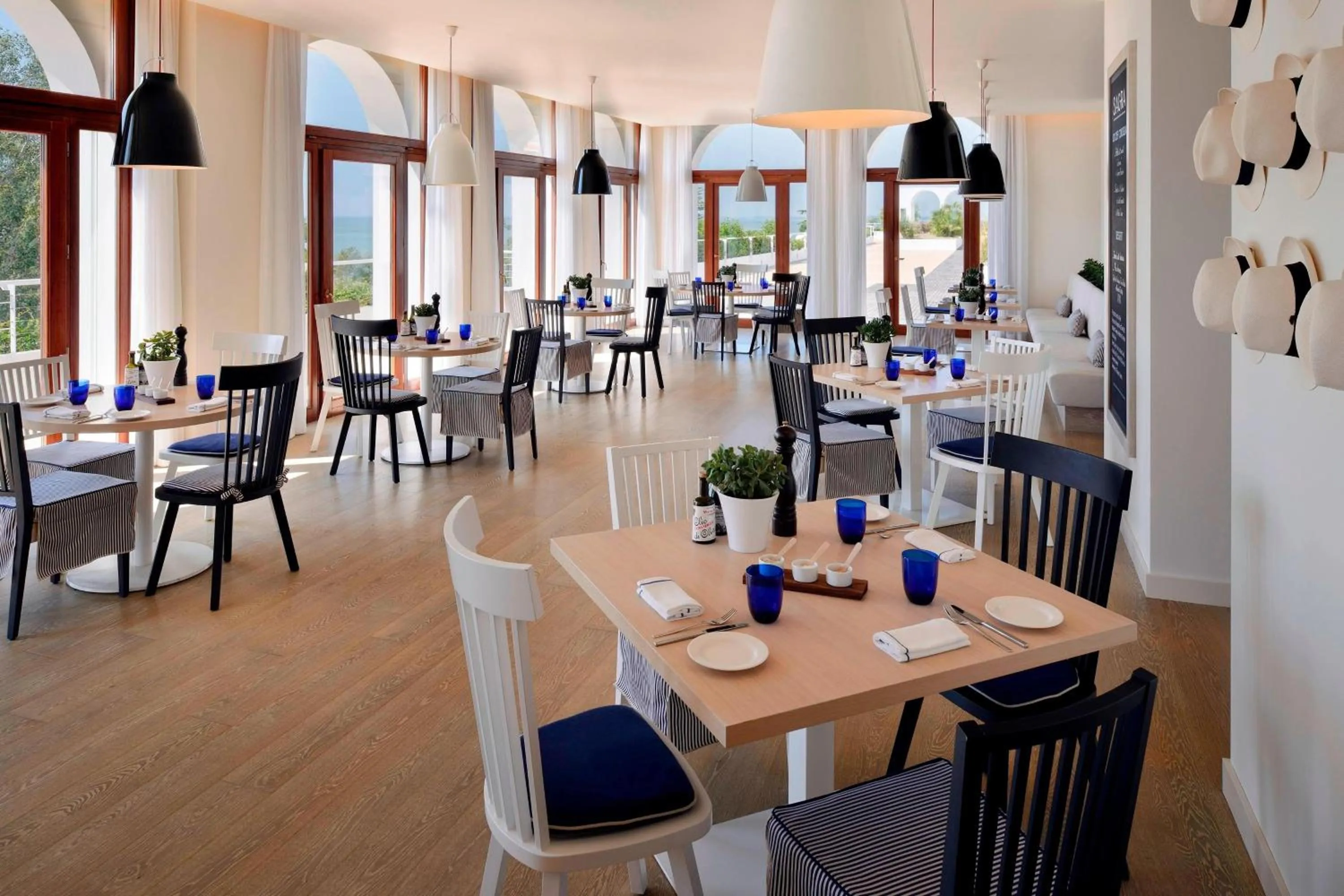 Restaurant/places to eat in JW Marriott Venice Resort & Spa
