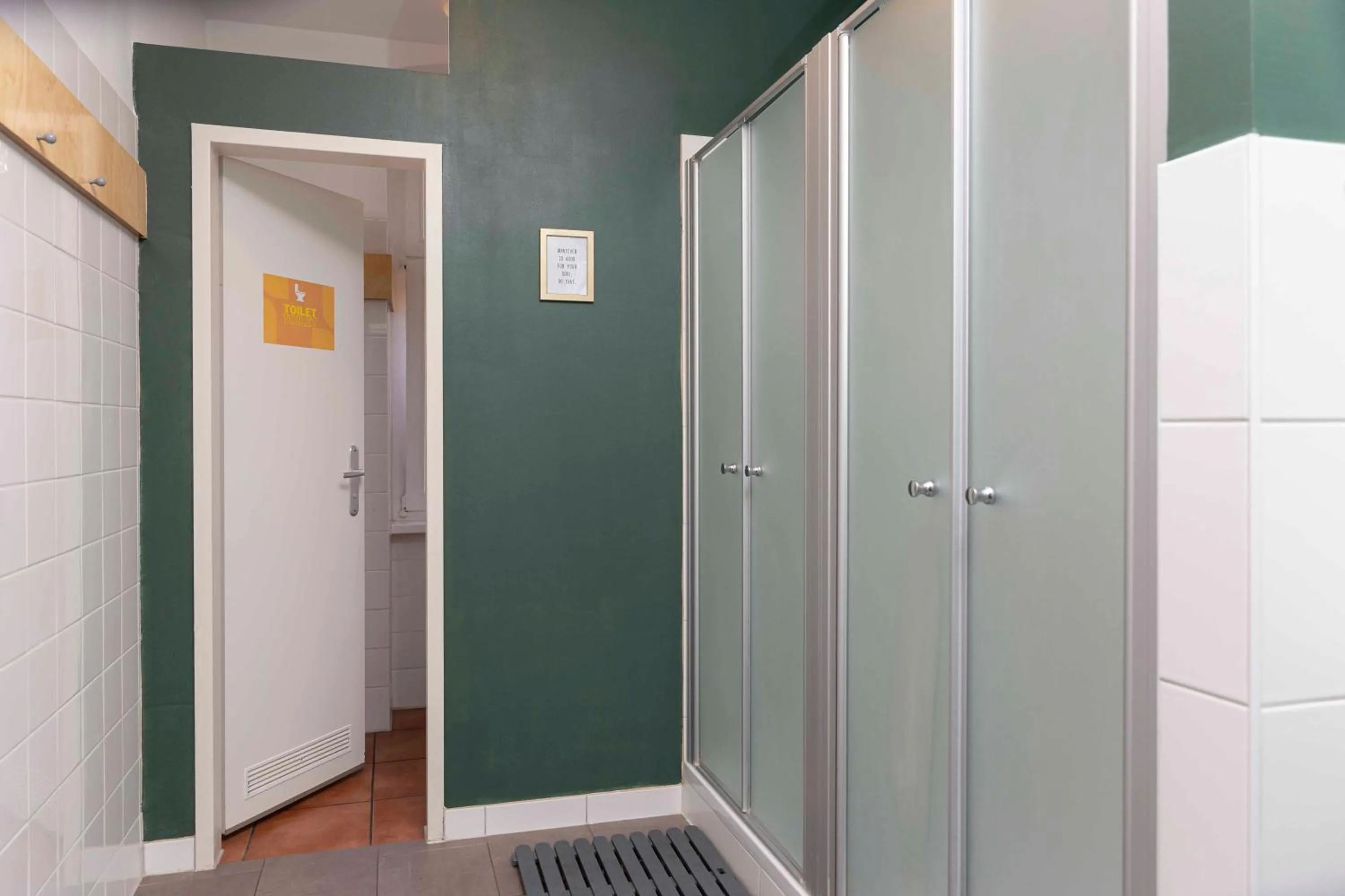 Bathroom in EastSeven Berlin Hostel