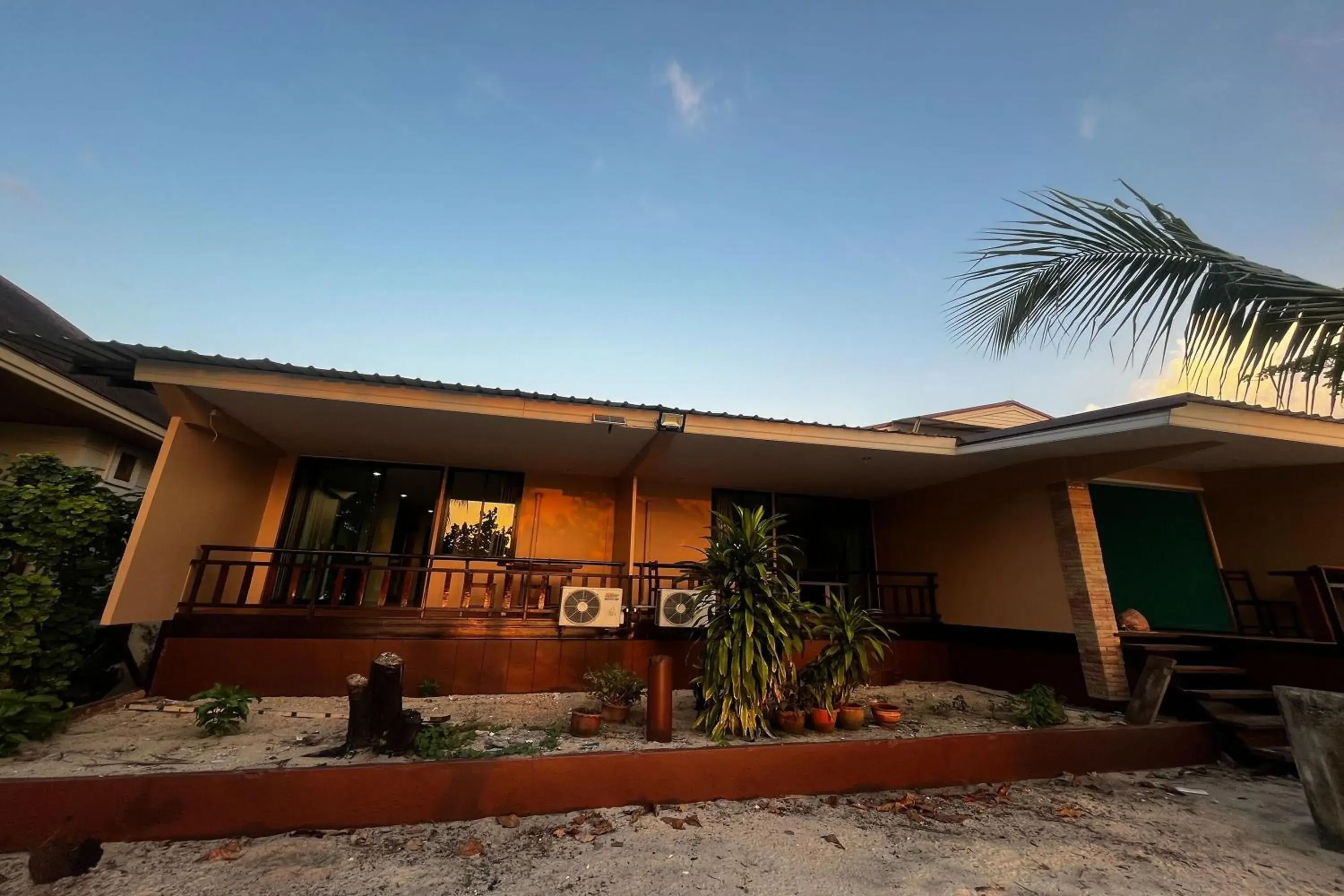 Property building in Room Beach Samui Property building in Room Beach Samui