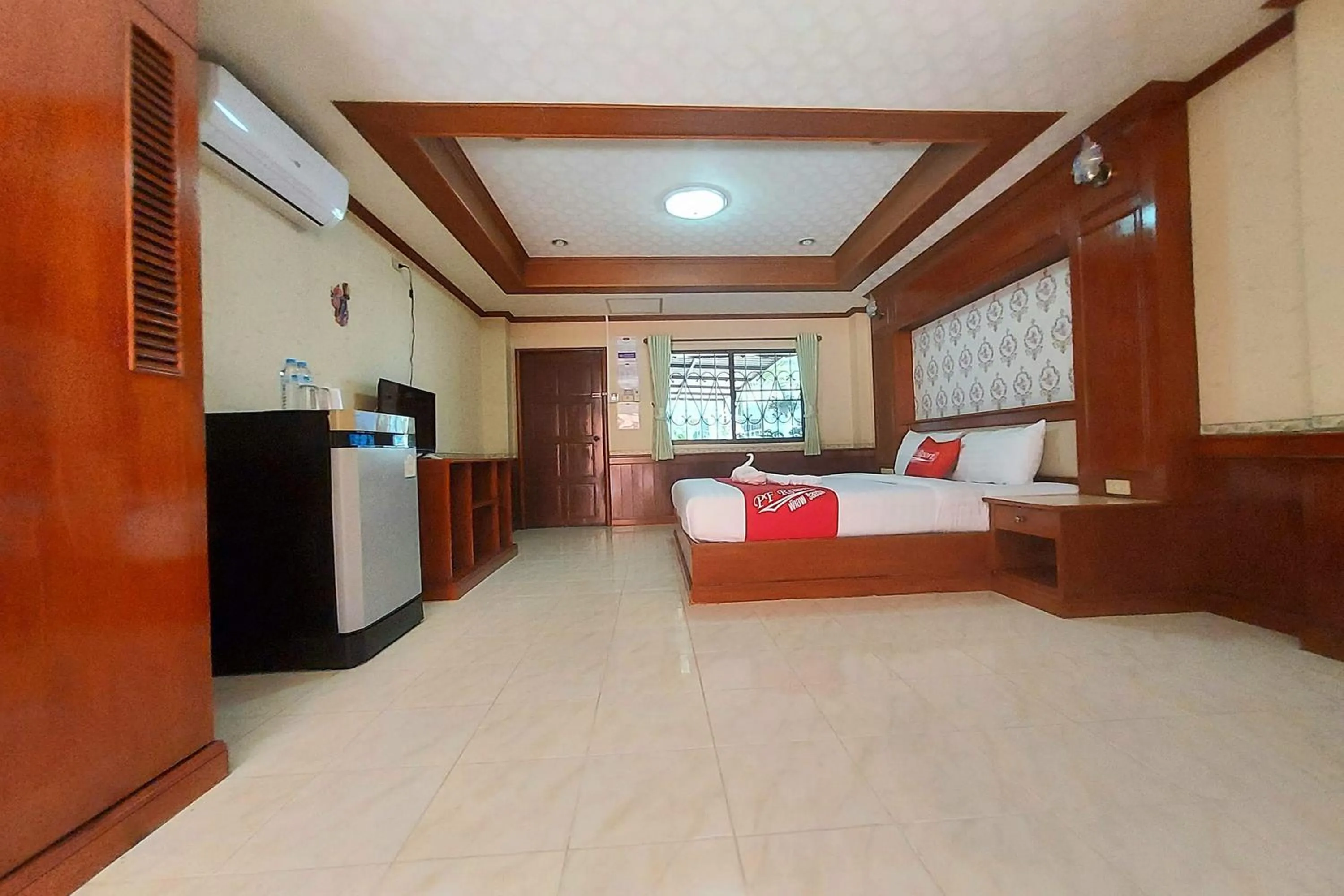 Photo of the whole room, Bed in PF Resort