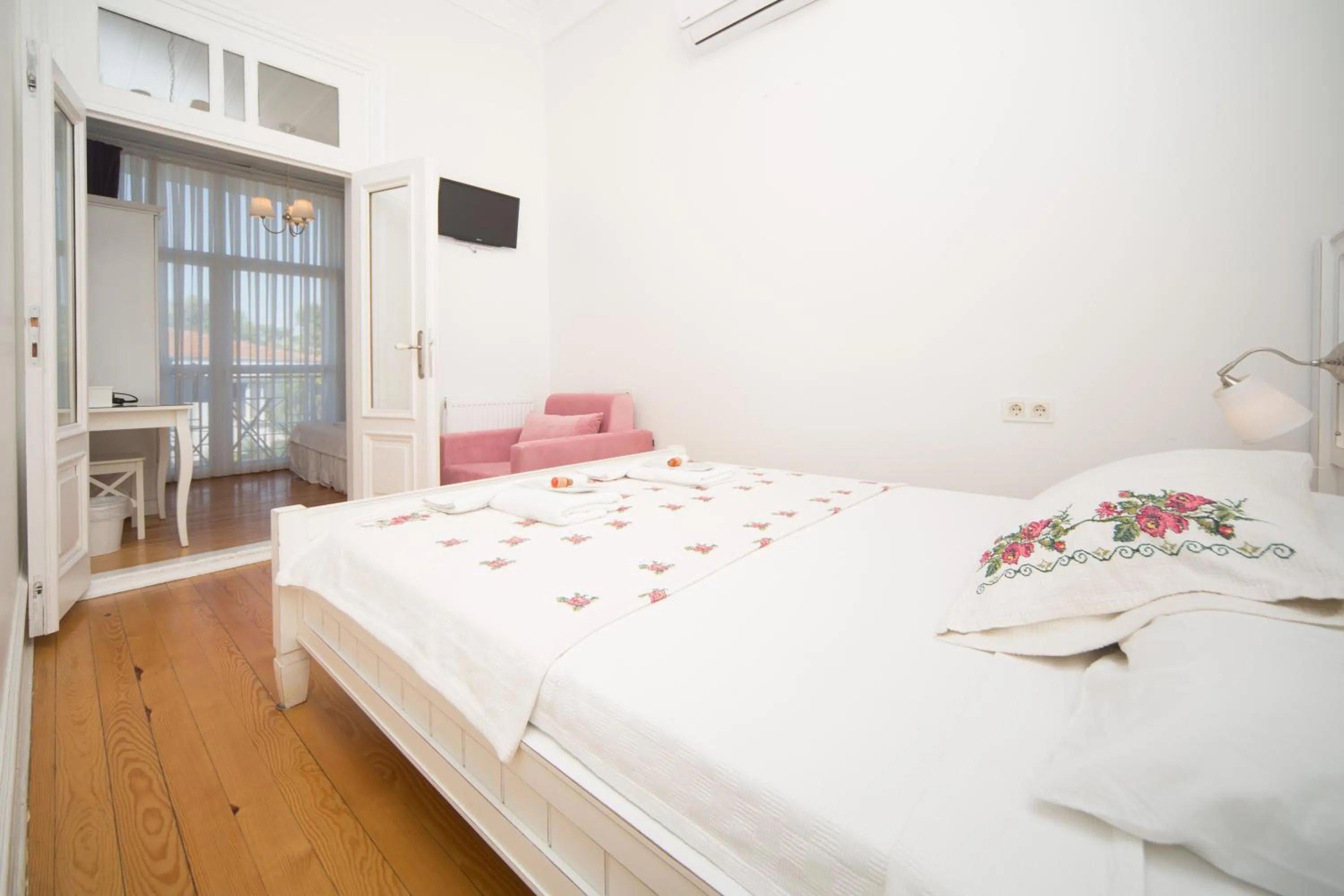 Junior Suite with Balcony in Cenar Konak Butik Hotel