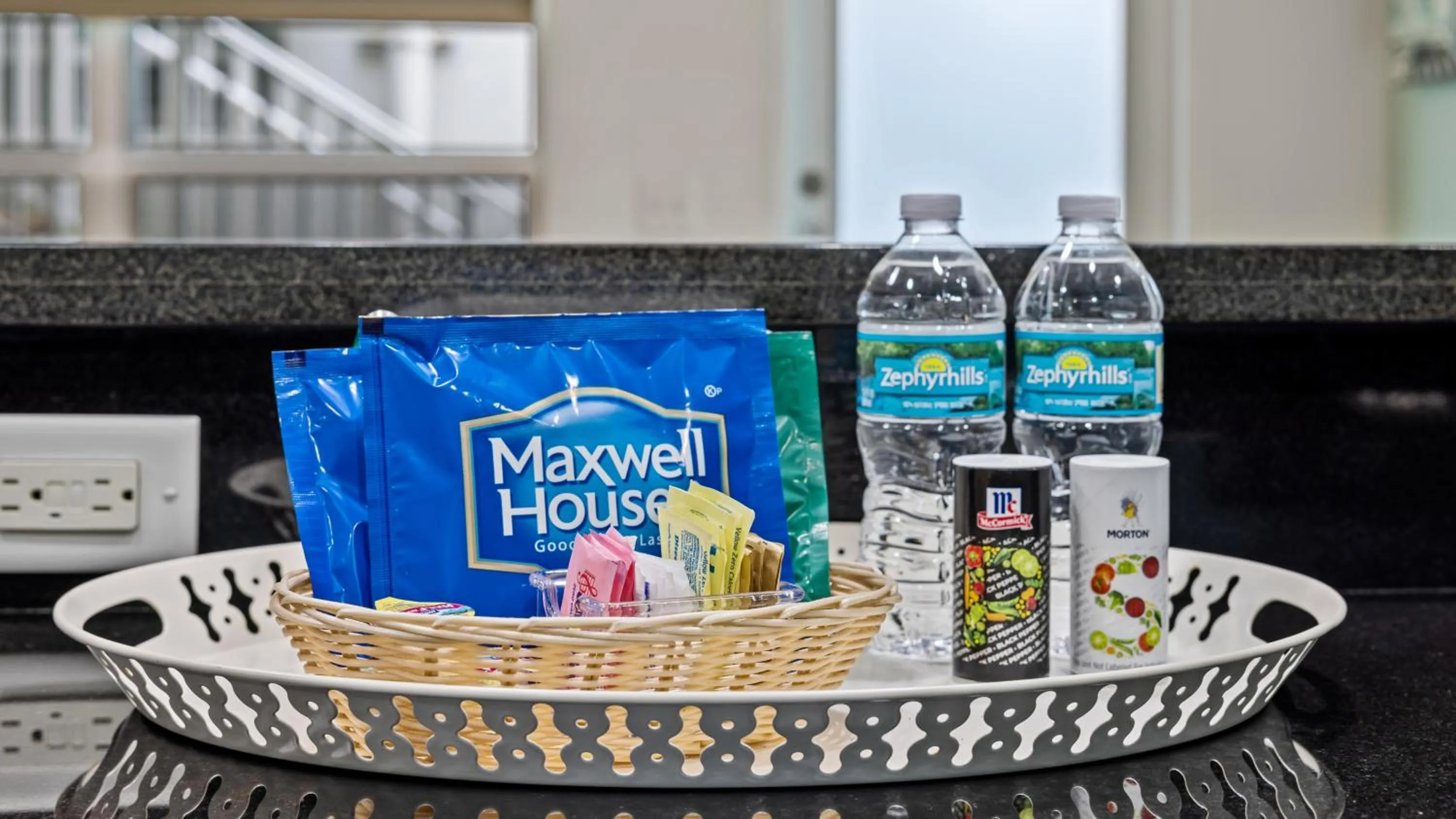 Food and drinks in Sun Dek Beach House