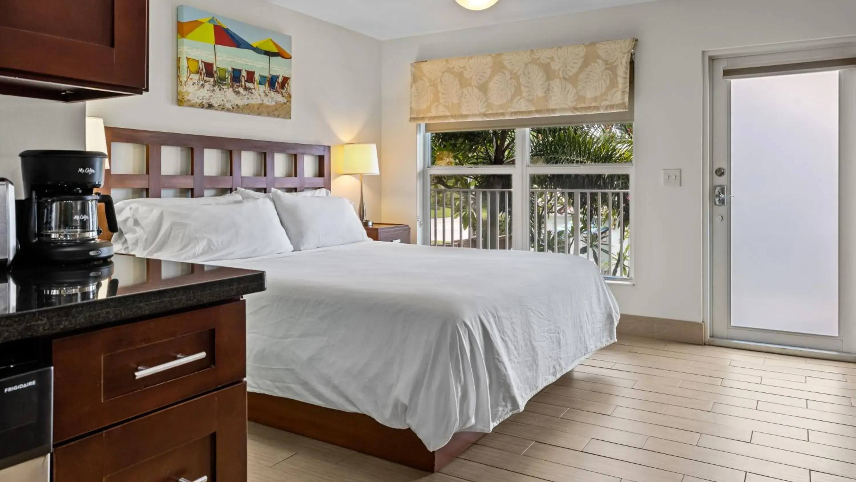 Bed in Sun Dek Beach House Bed in Sun Dek Beach House