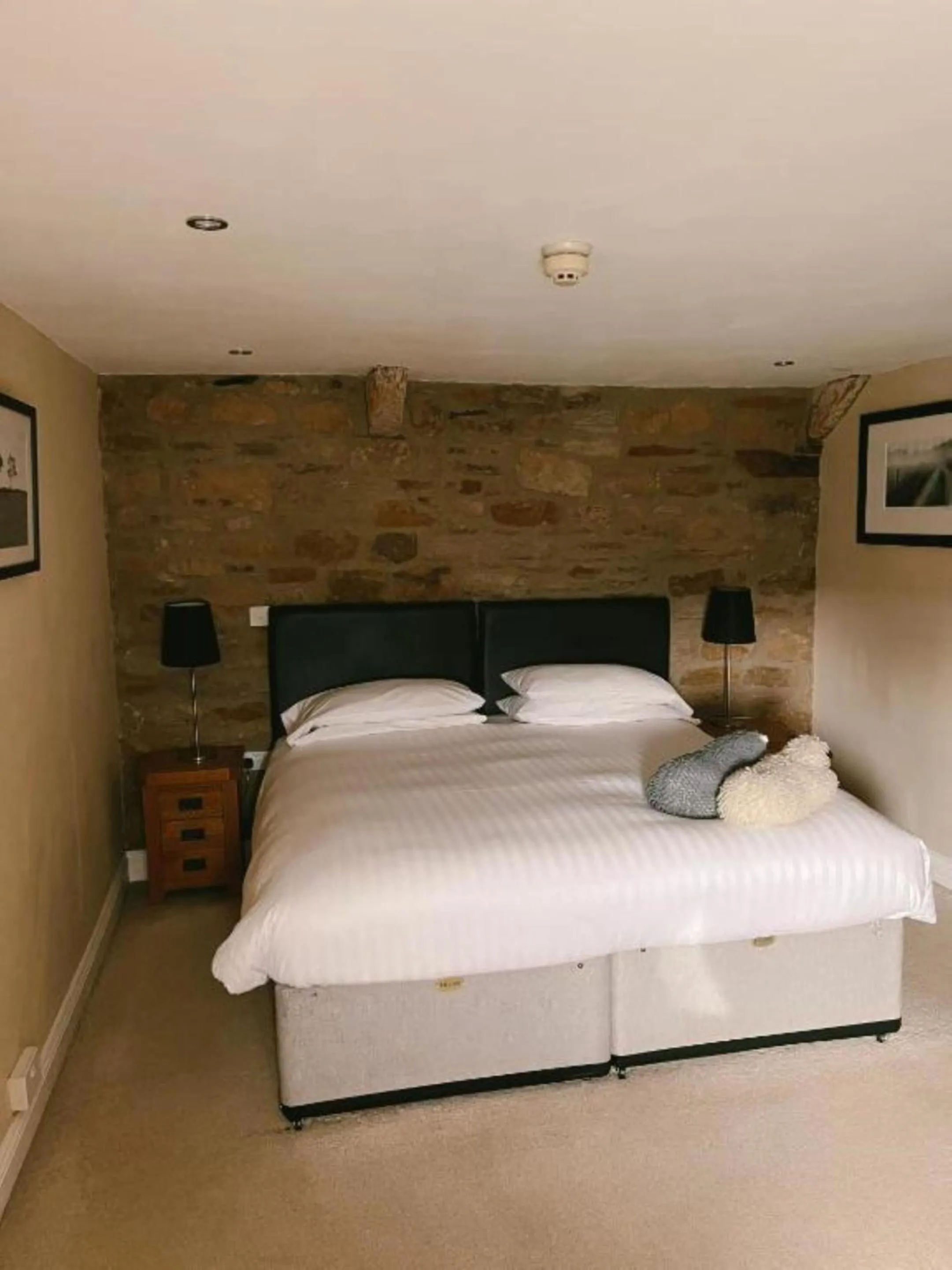 Standard Twin Room in The Cheviot Hotel