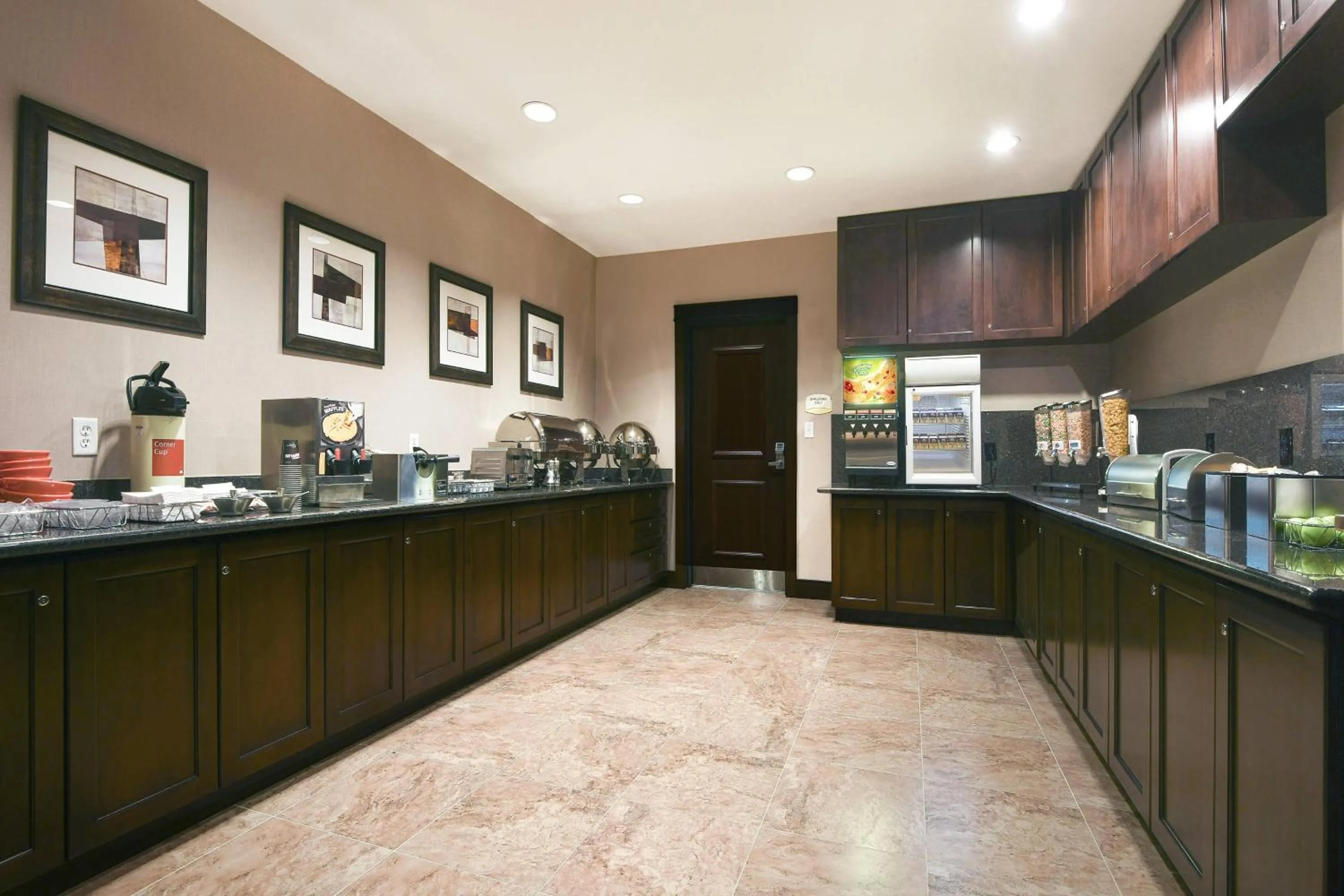 Breakfast in TownePlace Suites by Marriott Seguin