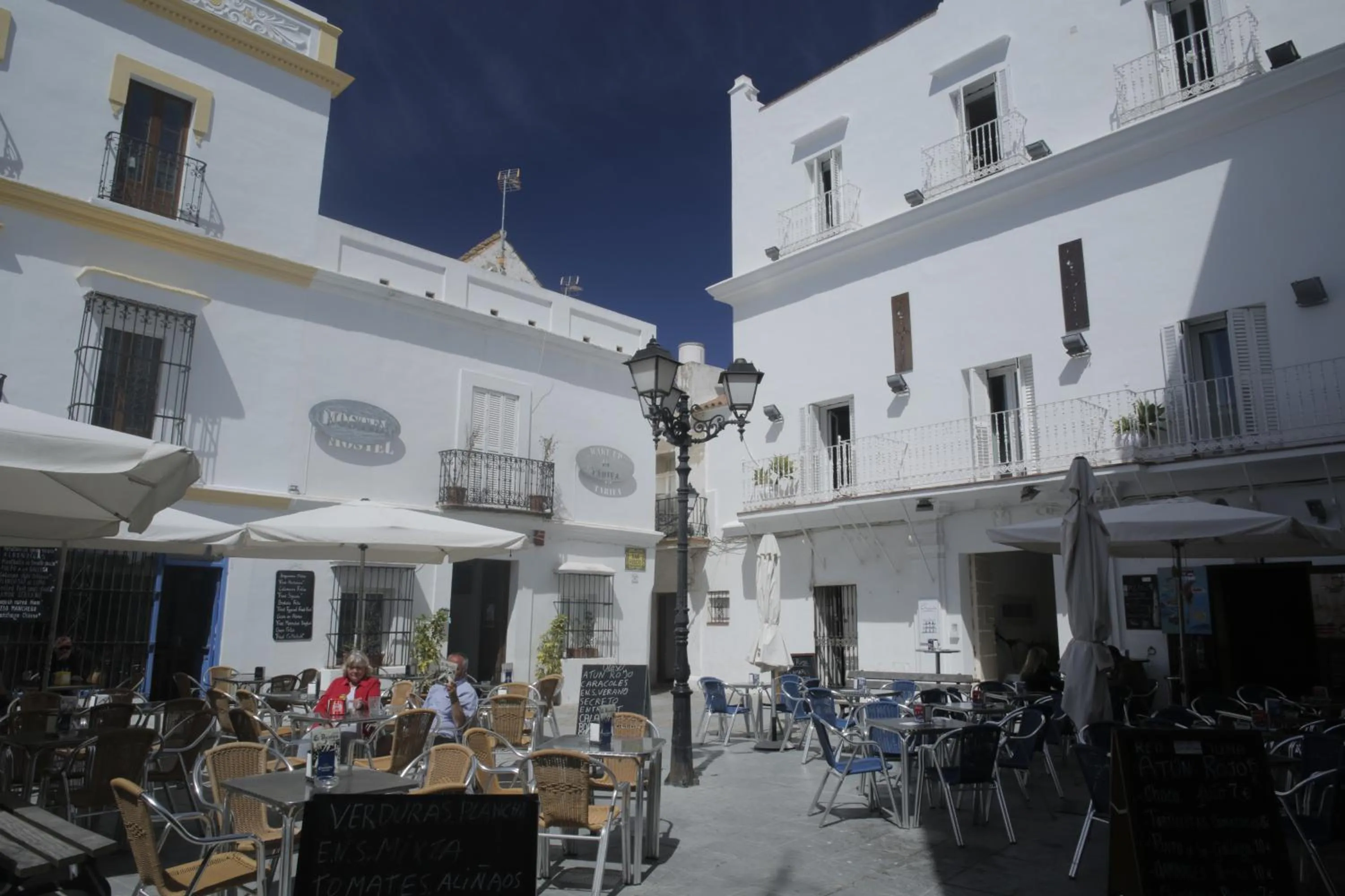 Facade/entrance in Wake up in Tarifa Hostel & Restaurant Lounge