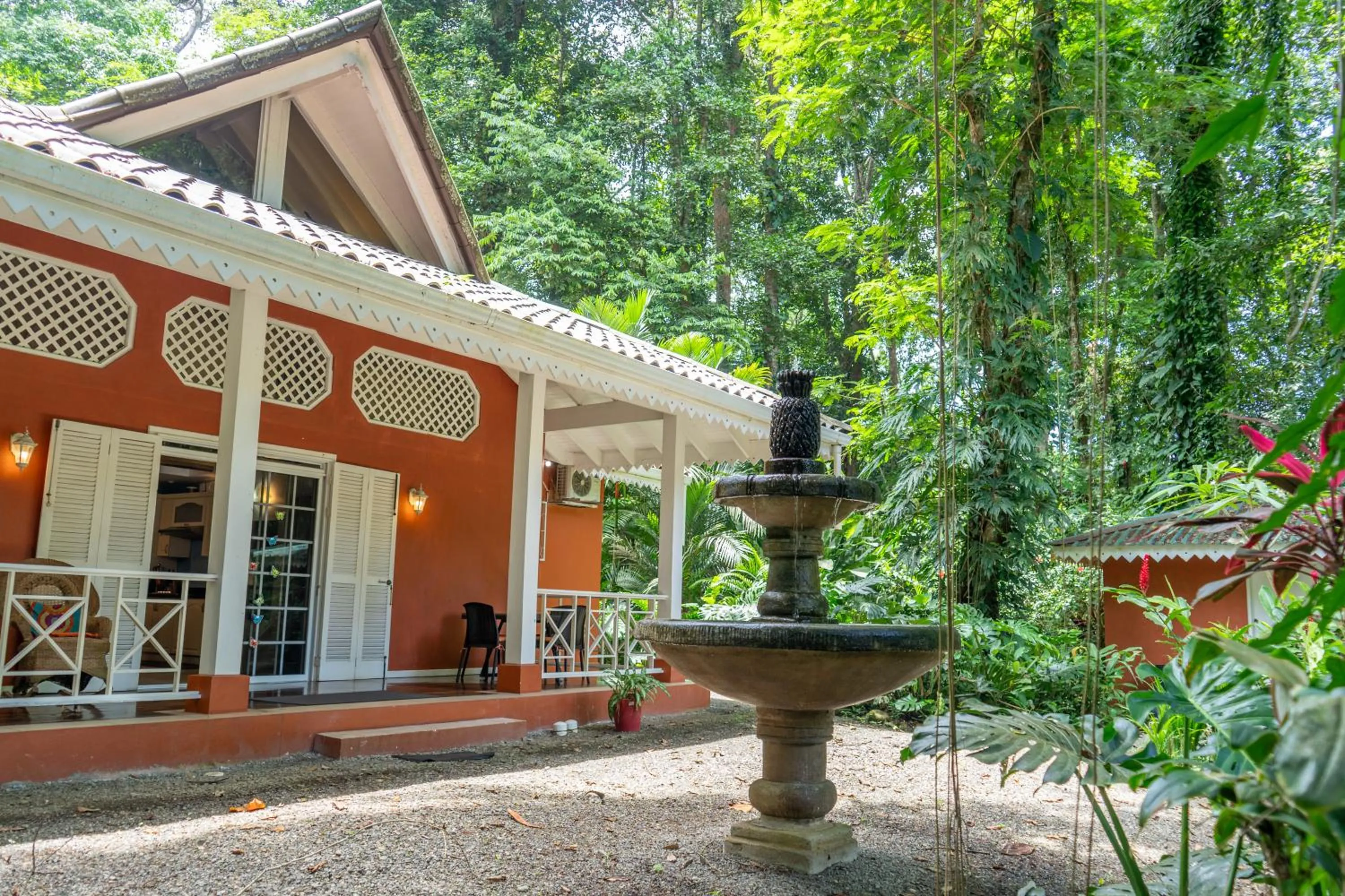 Property building in Casa Naranja