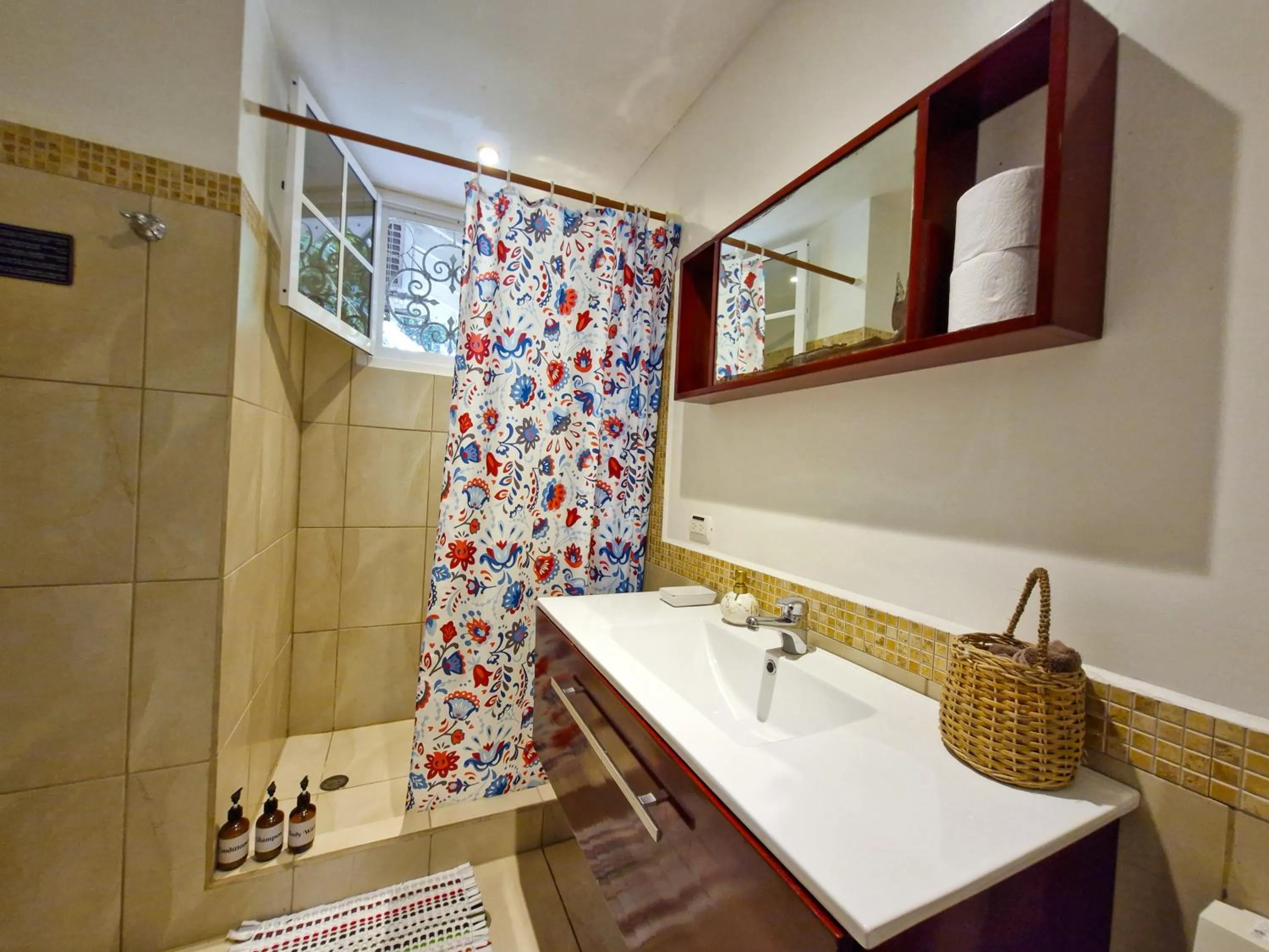 Shower in Casa Naranja