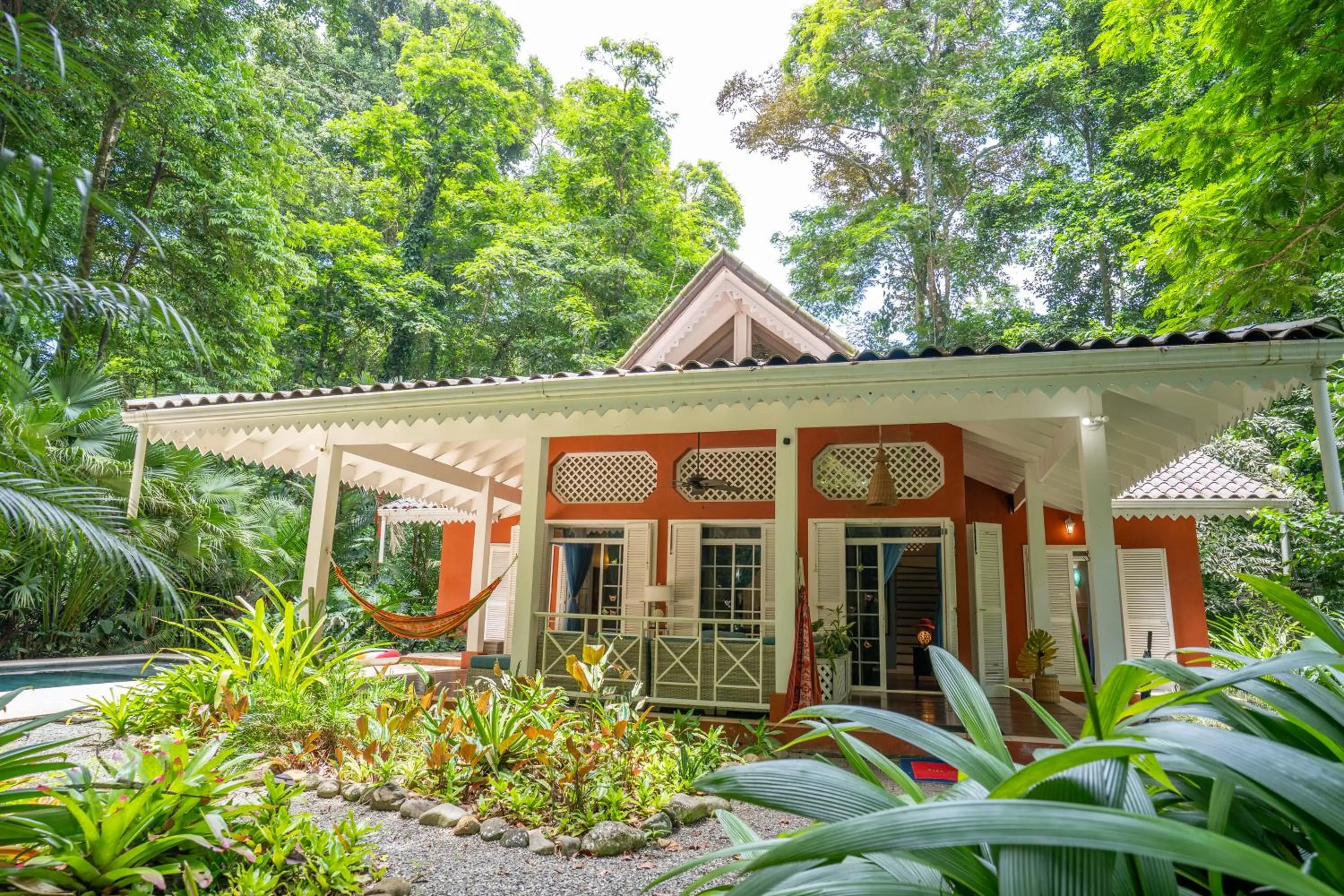 Property building in Casa Naranja