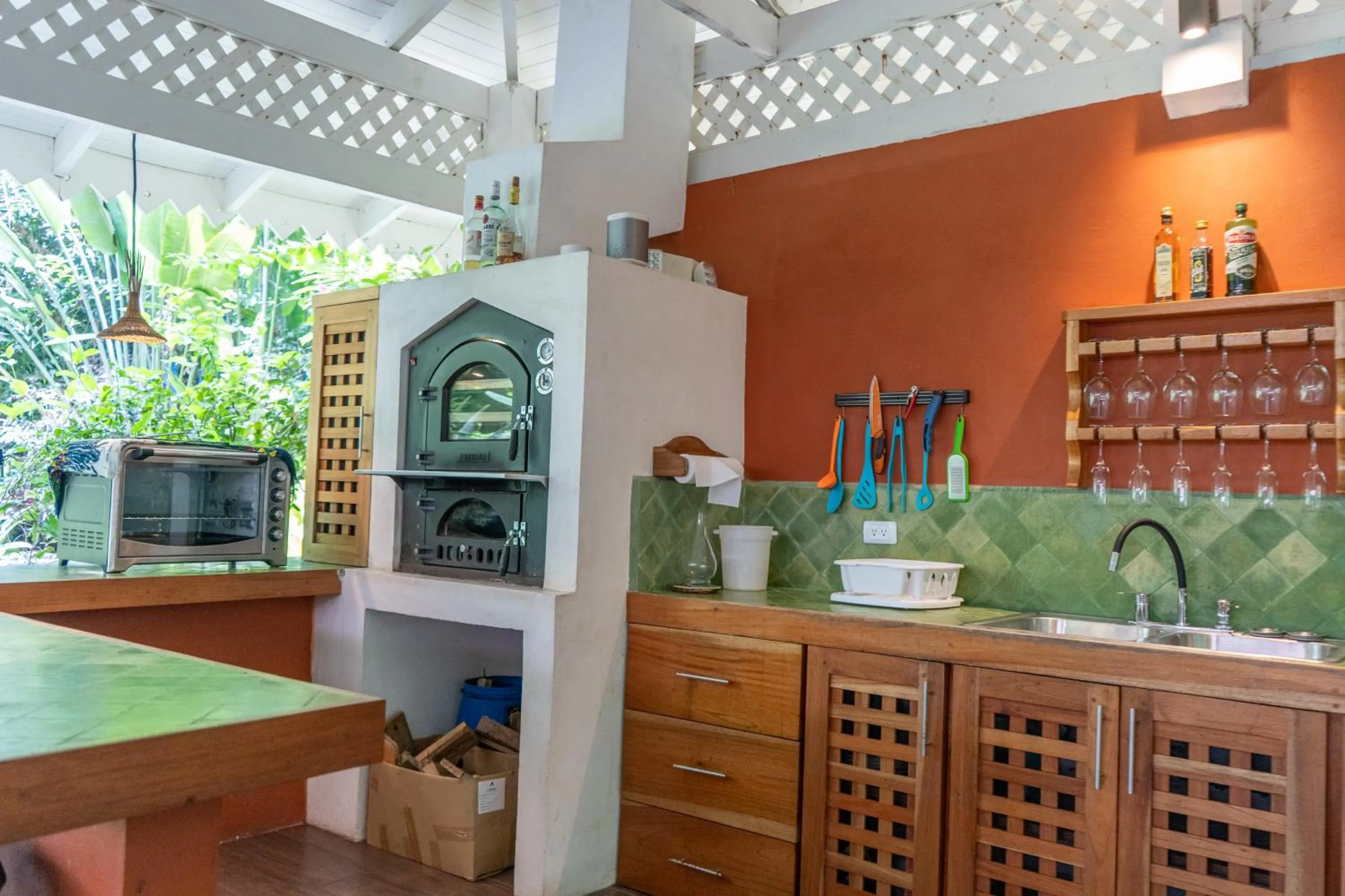 Kitchen or kitchenette in Casa Naranja