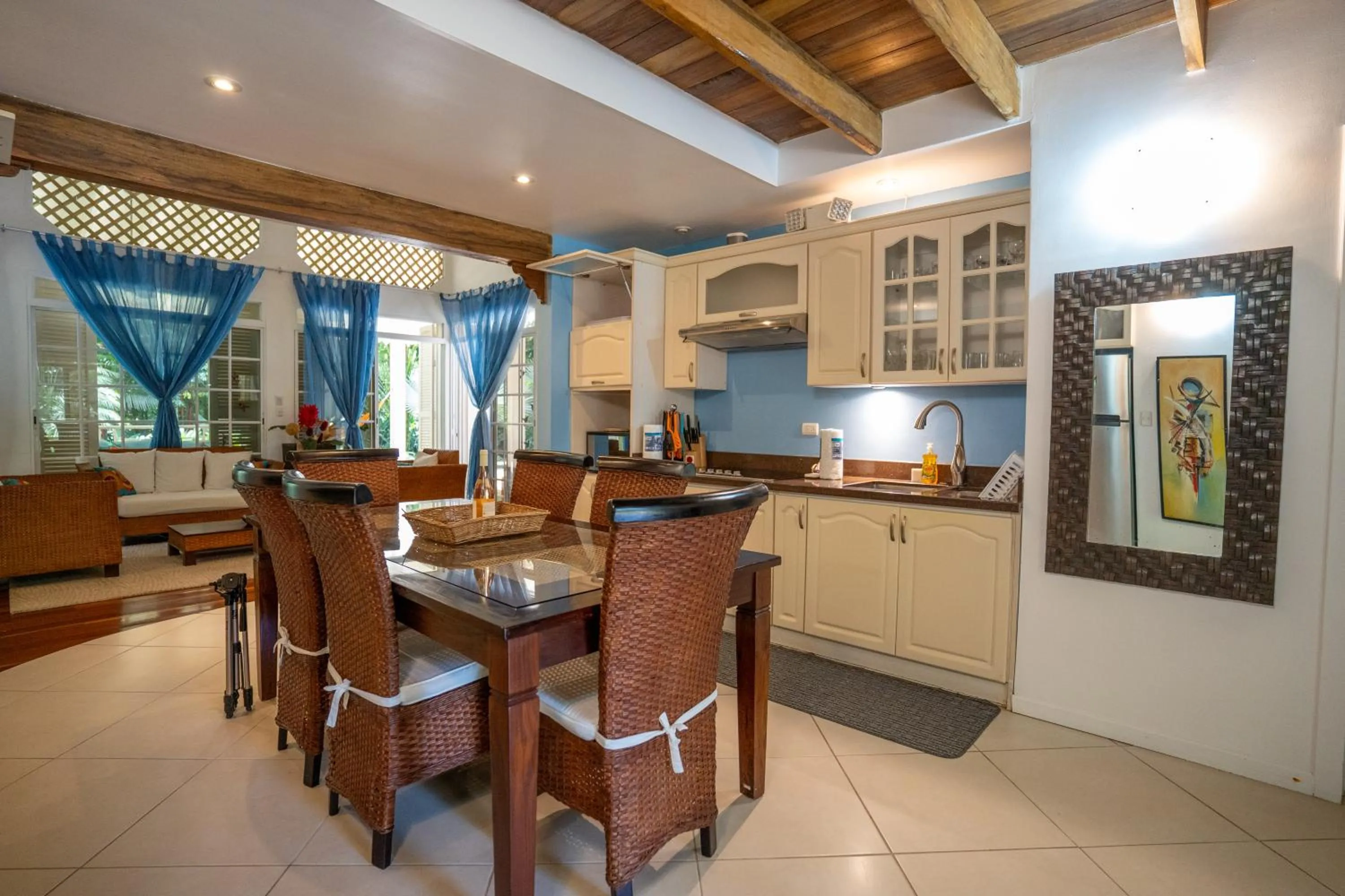 Kitchen or kitchenette in Casa Naranja