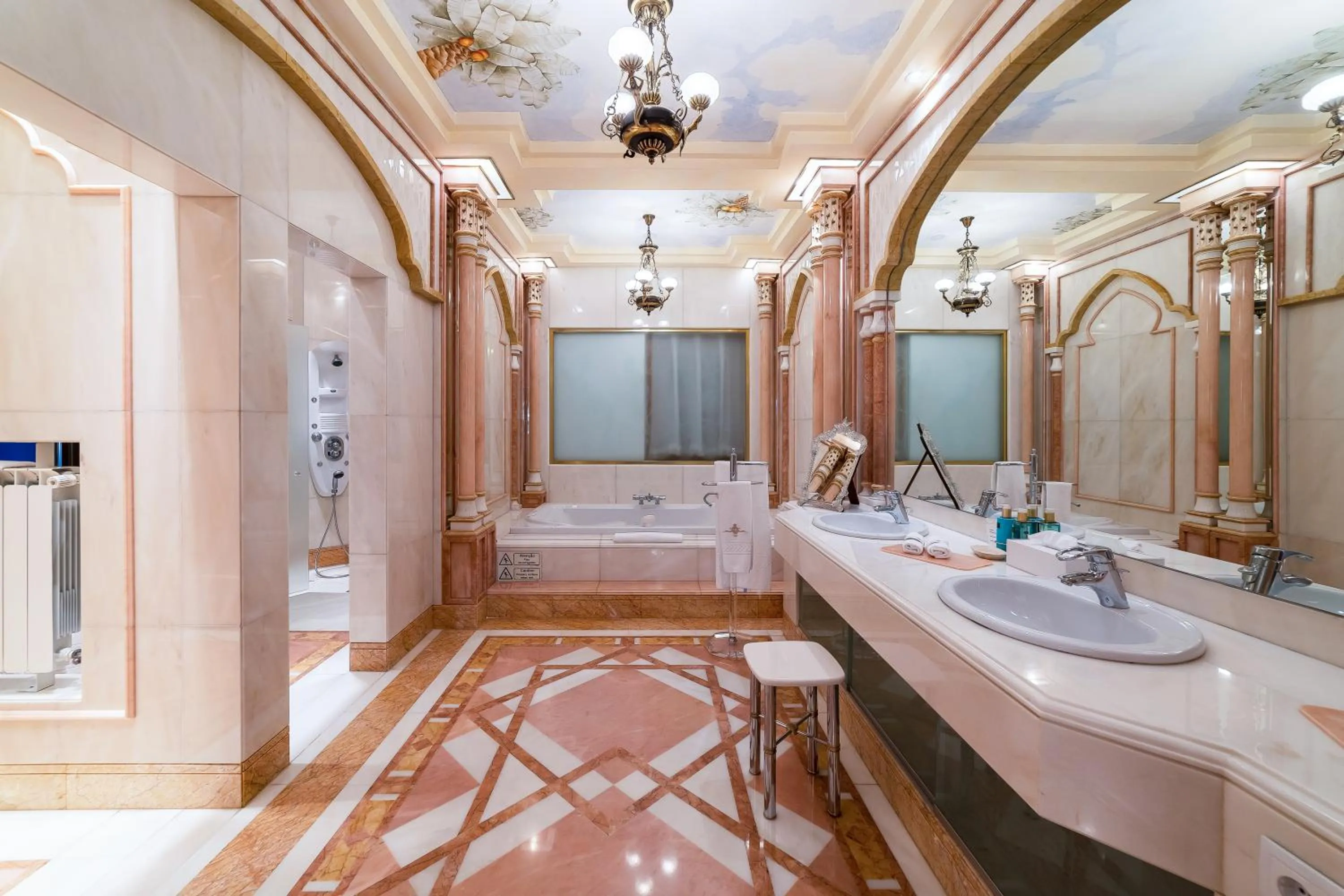 Bathroom in Sintra Marmoris Palace