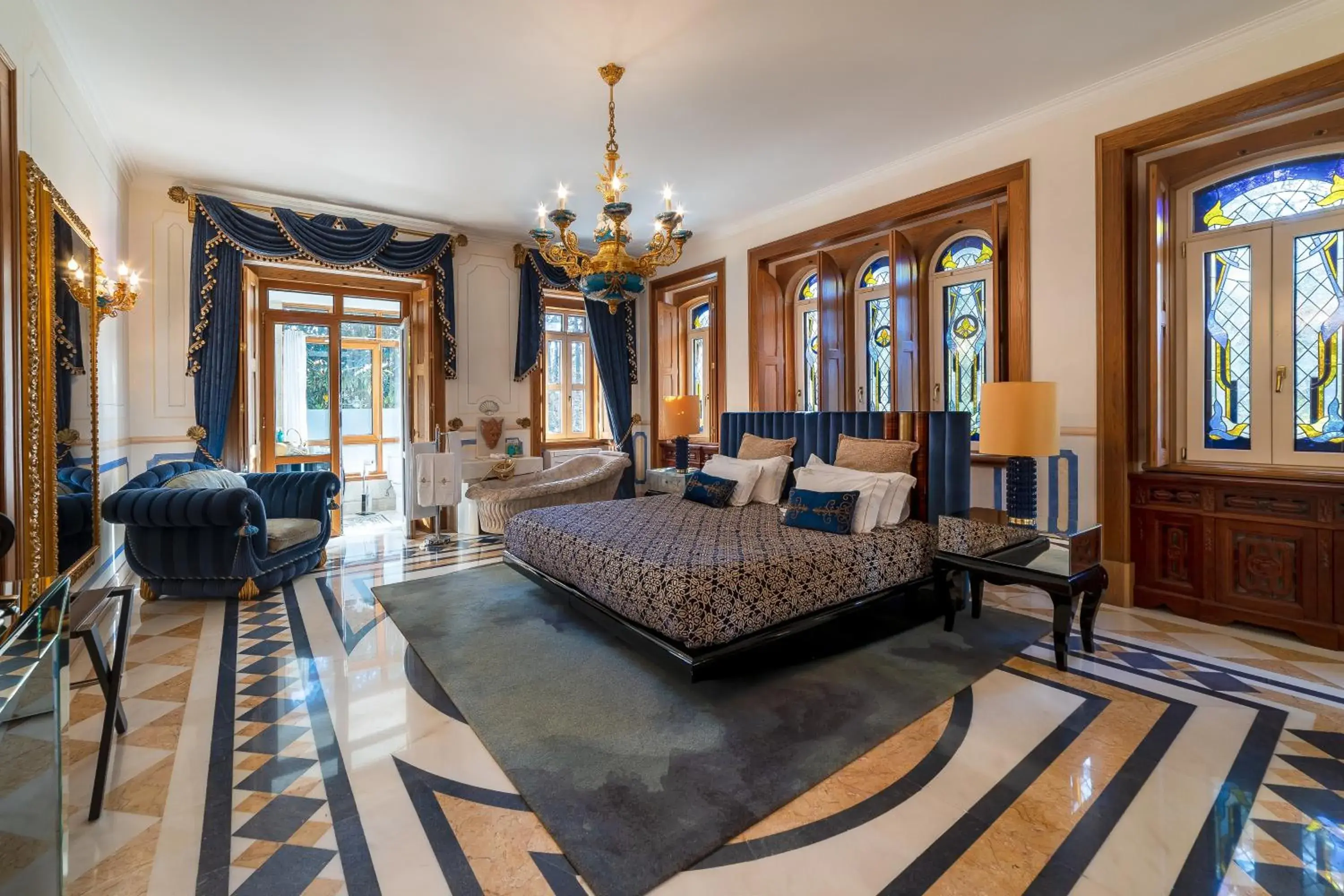 Bed in Sintra Marmoris Palace Bed in Sintra Marmoris Palace