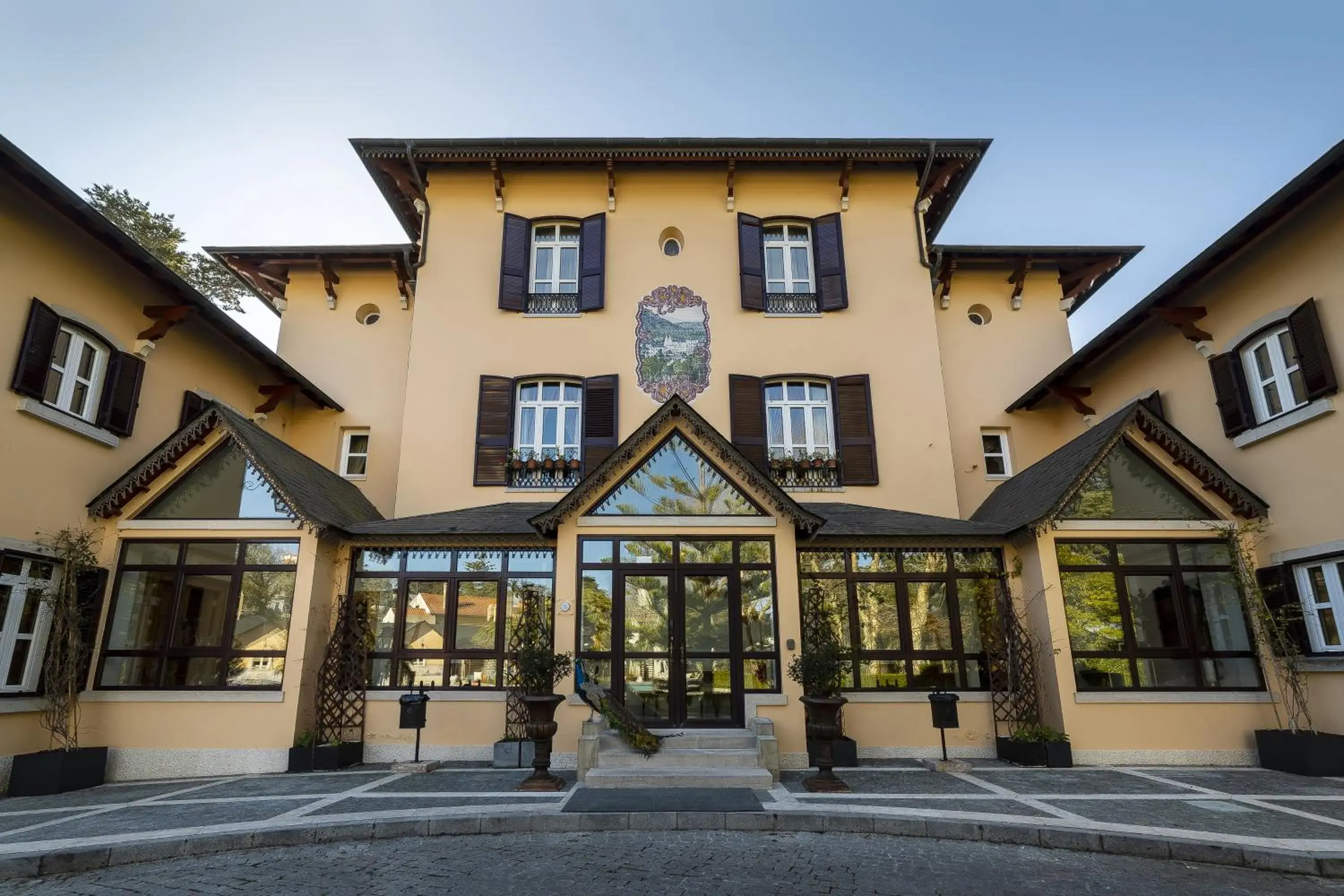 Facade/entrance in Sintra Marmoris Palace Facade/entrance in Sintra Marmoris Palace