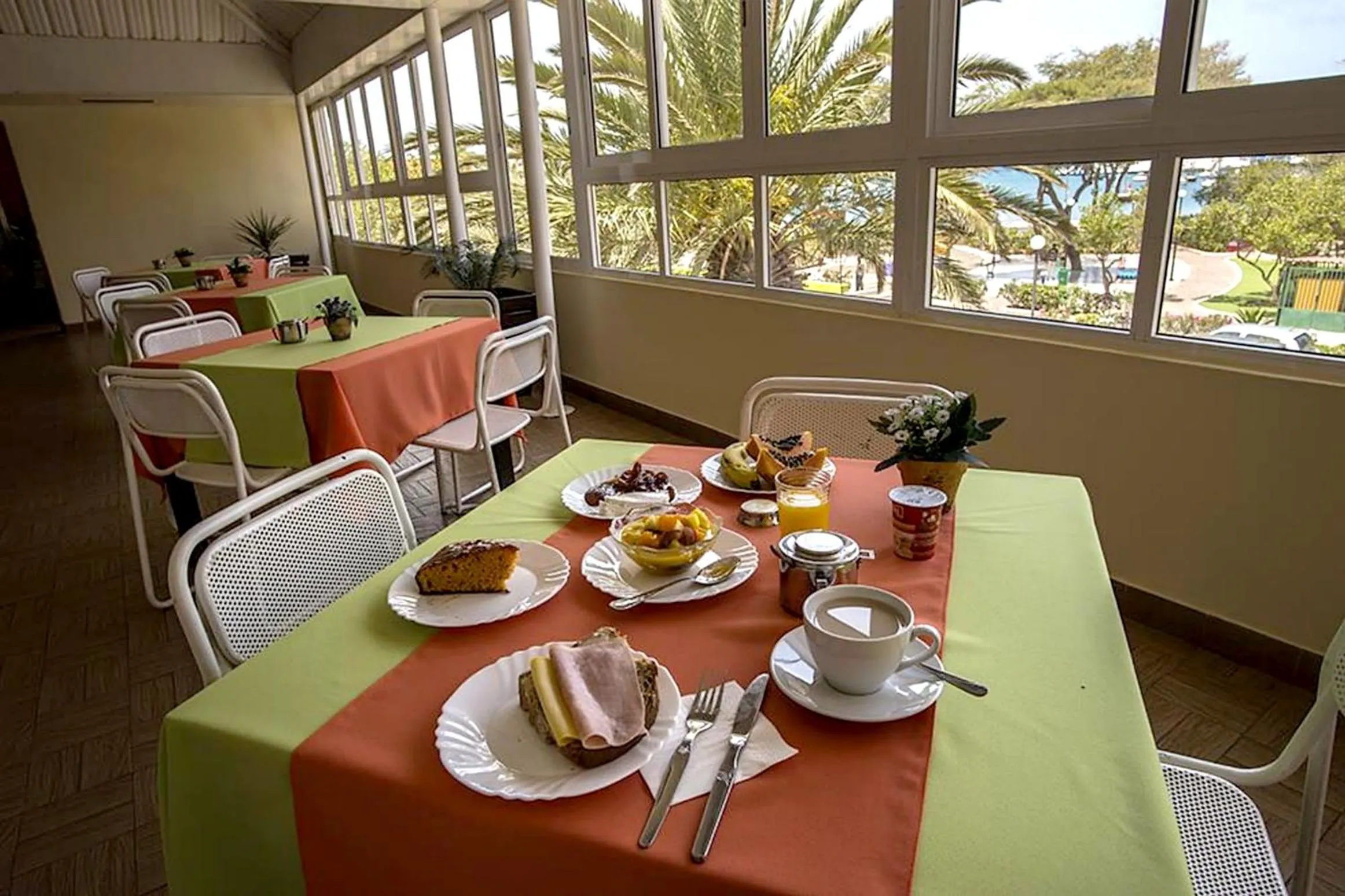 Breakfast in Aparthotel Avenida