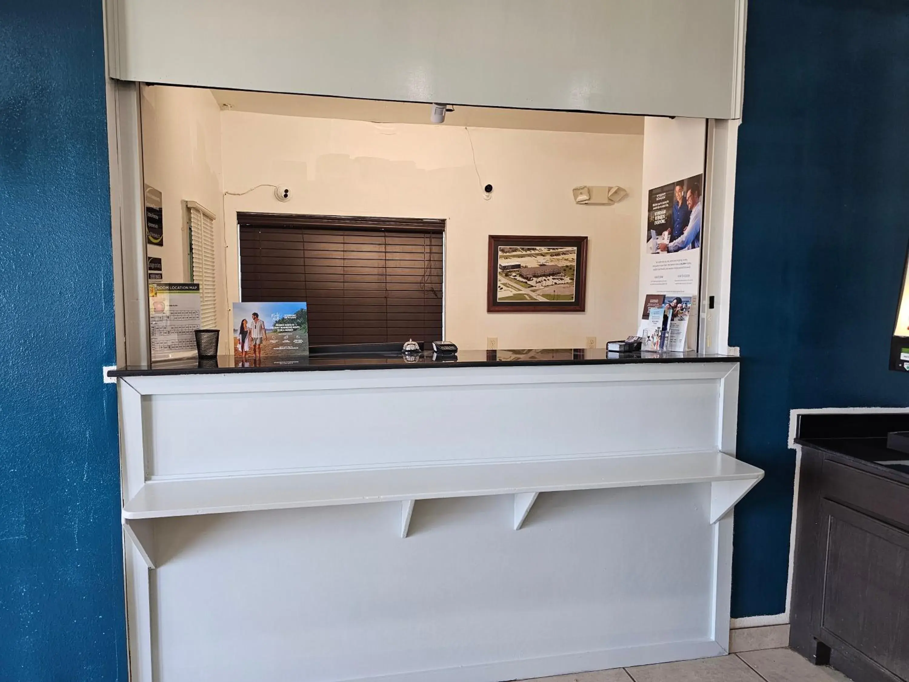 Lobby or reception in Super 8 by Wyndham Kenedy Lobby or reception in Super 8 by Wyndham Kenedy