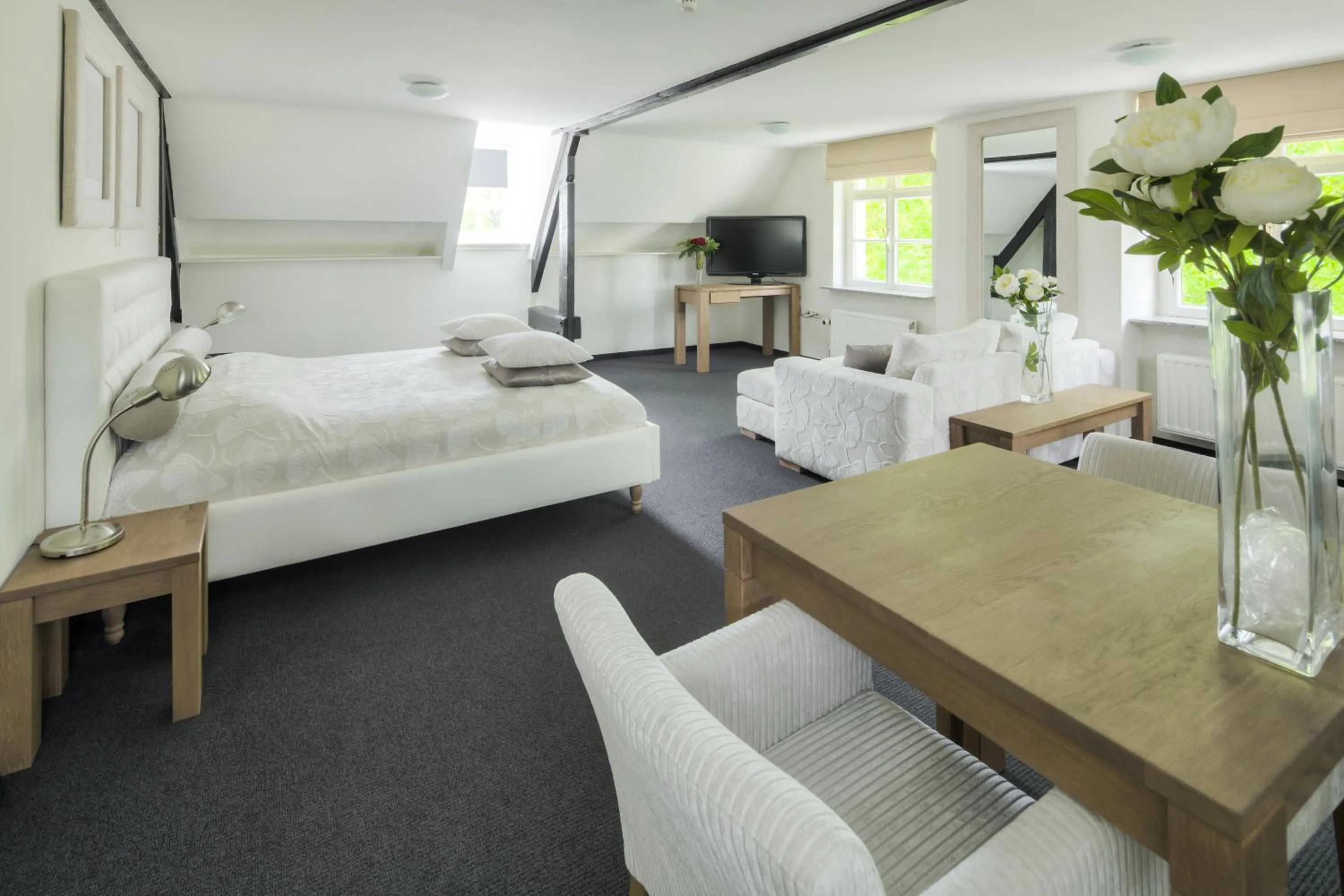 Photo of the whole room, Bed in Hotel Kasteel Doenrade