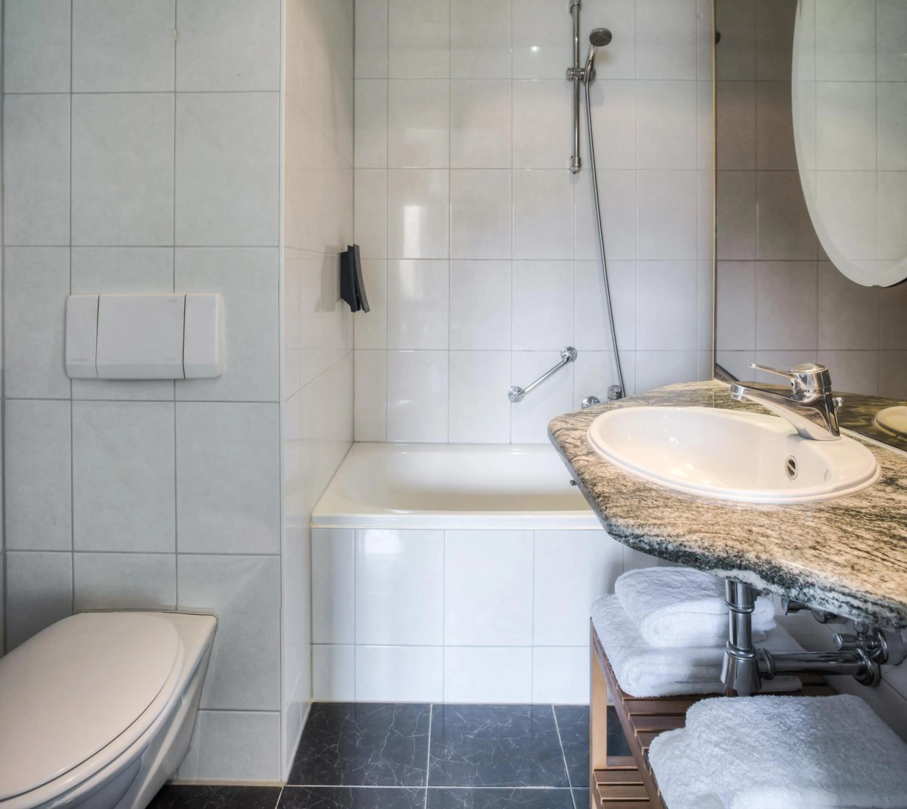 Shower in Hotel Kasteel Doenrade