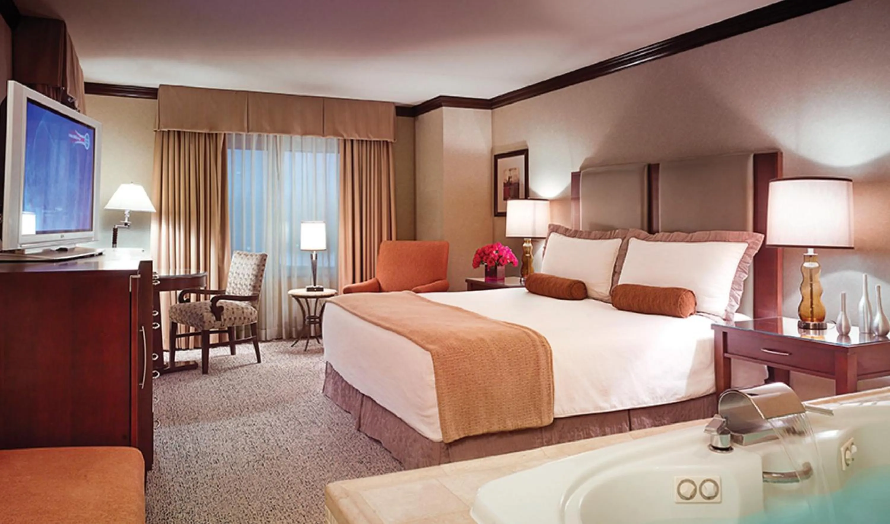 Photo of the whole room, Bed in Ameristar Casino Hotel Council Bluffs