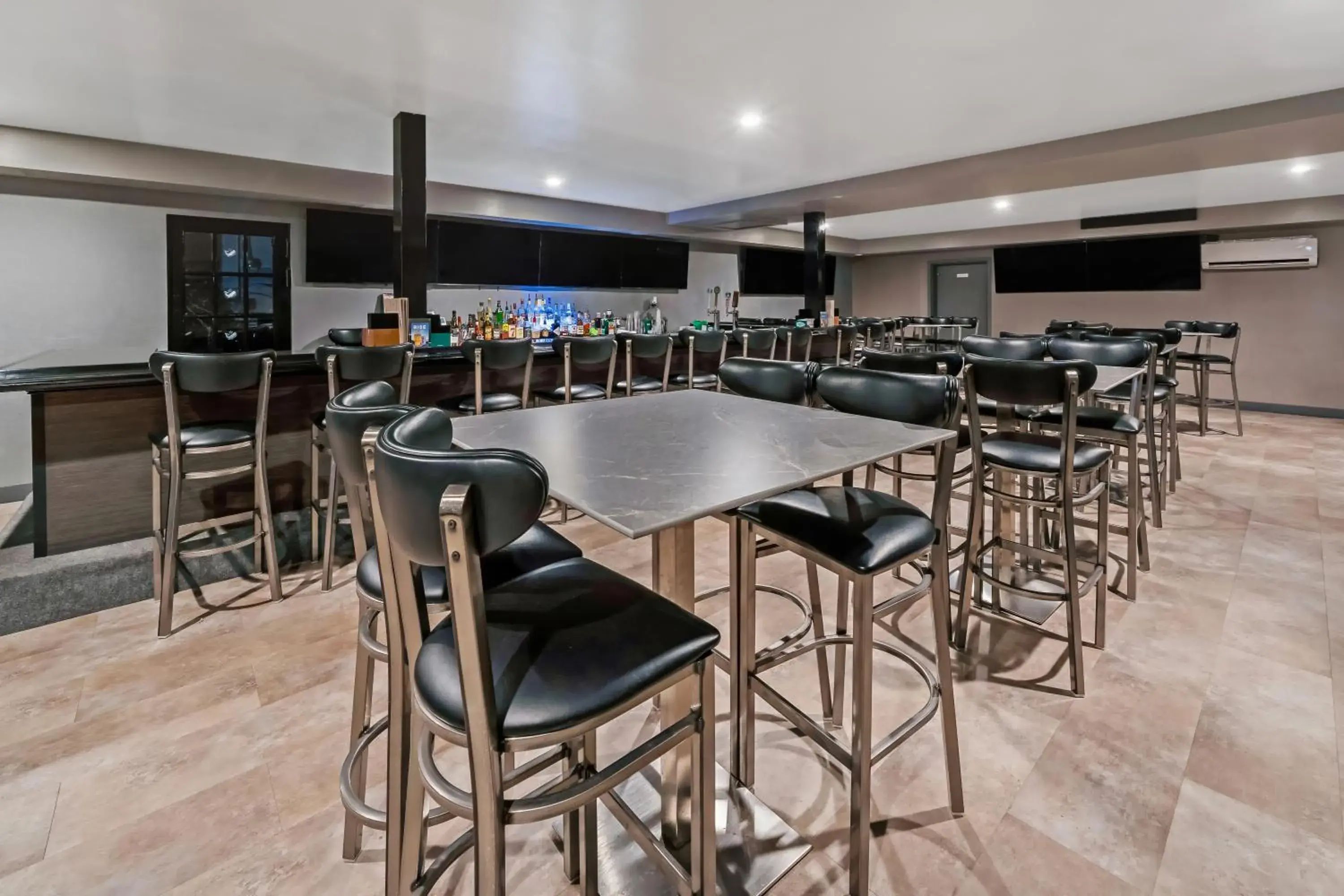 Restaurant/places to eat in Americas Best Value Inn Foxboro Restaurant/places to eat in Americas Best Value Inn Foxboro