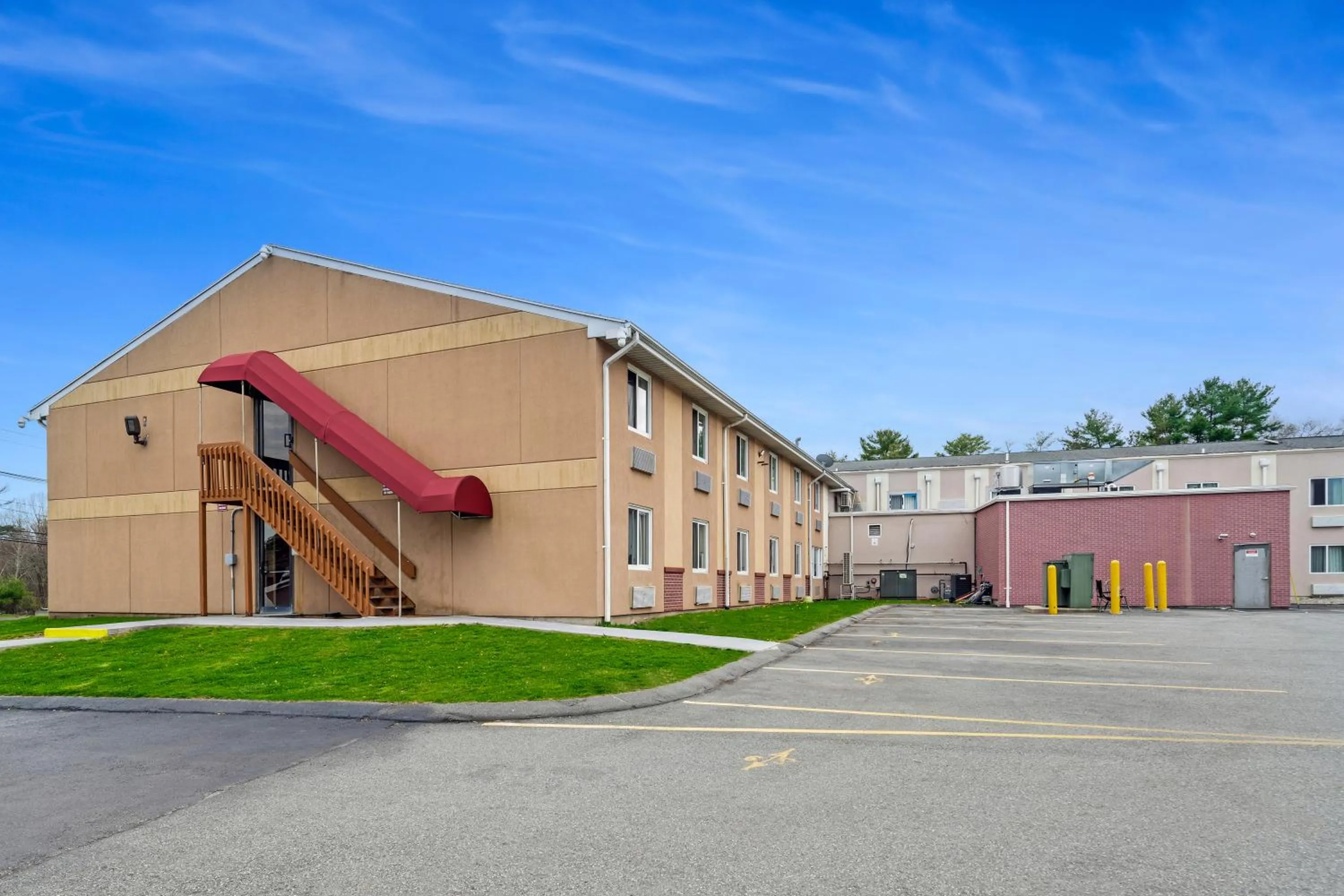 Property building in Americas Best Value Inn Foxboro