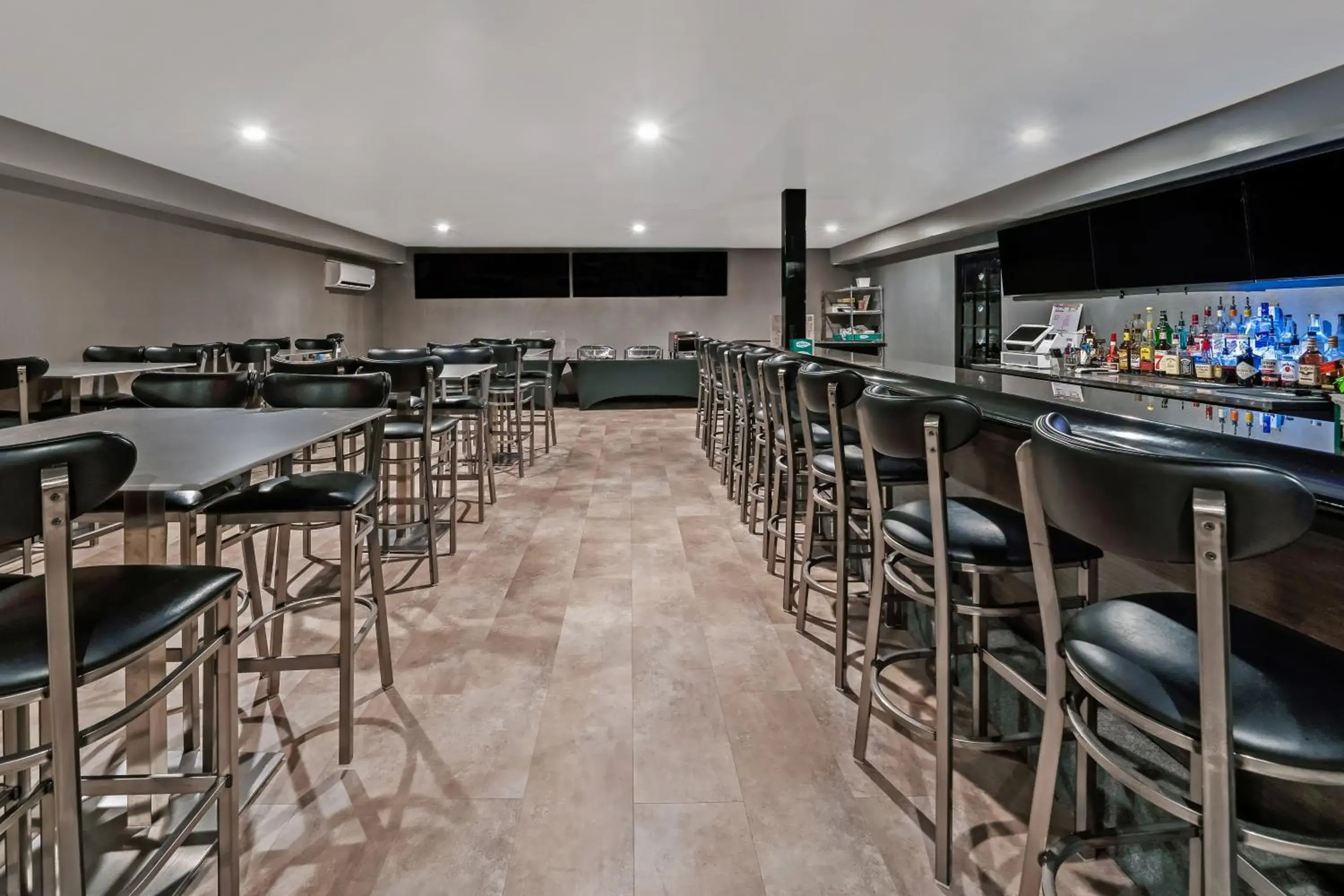 Restaurant/places to eat in Americas Best Value Inn Foxboro Restaurant/places to eat in Americas Best Value Inn Foxboro