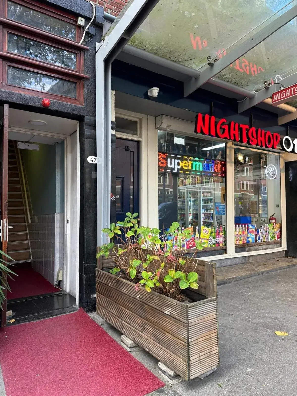 Property building in Flex-Inn Property building in Flex-Inn