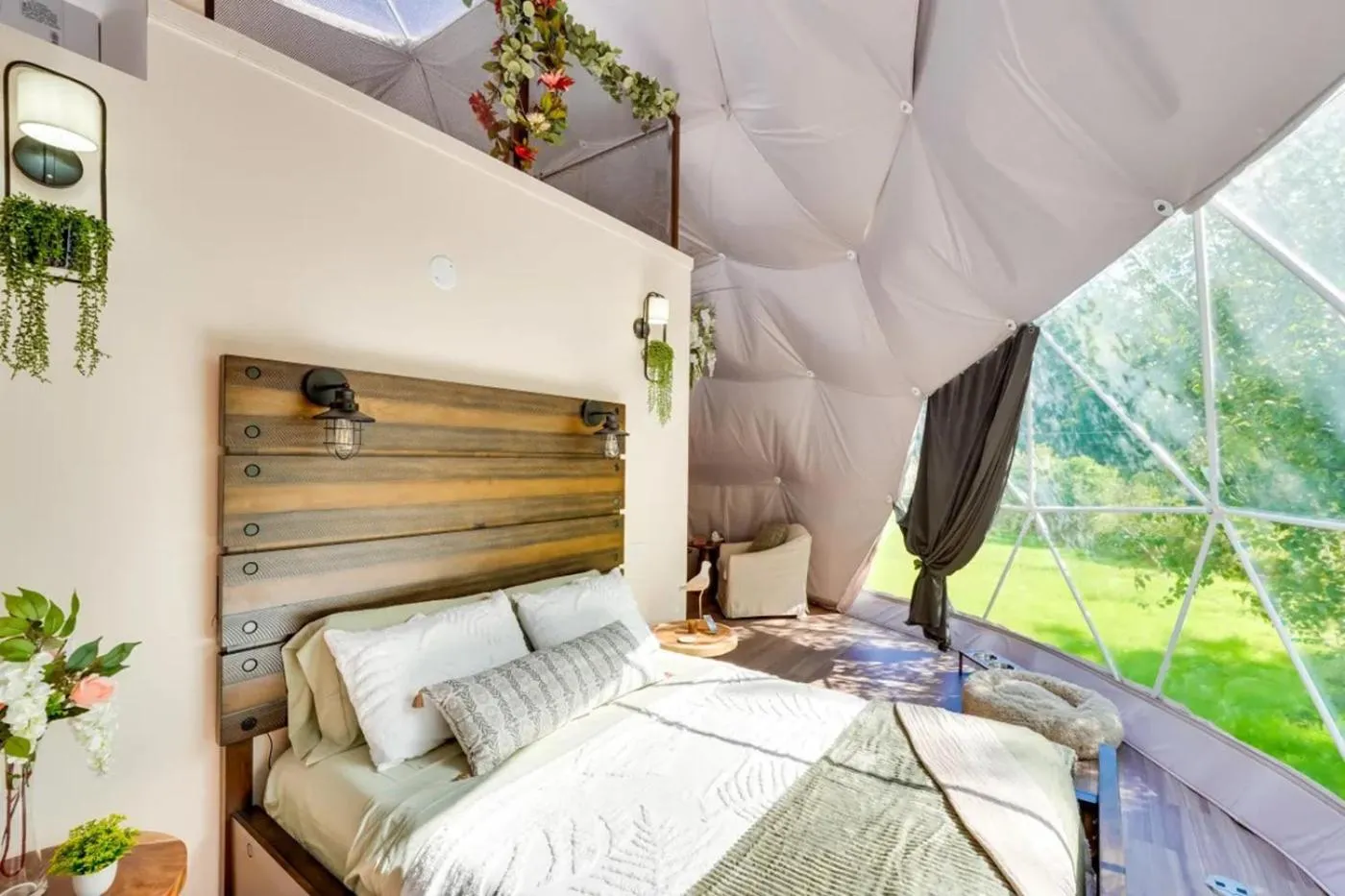 Bed in Unique Escapes - Nature Lovers Geodome