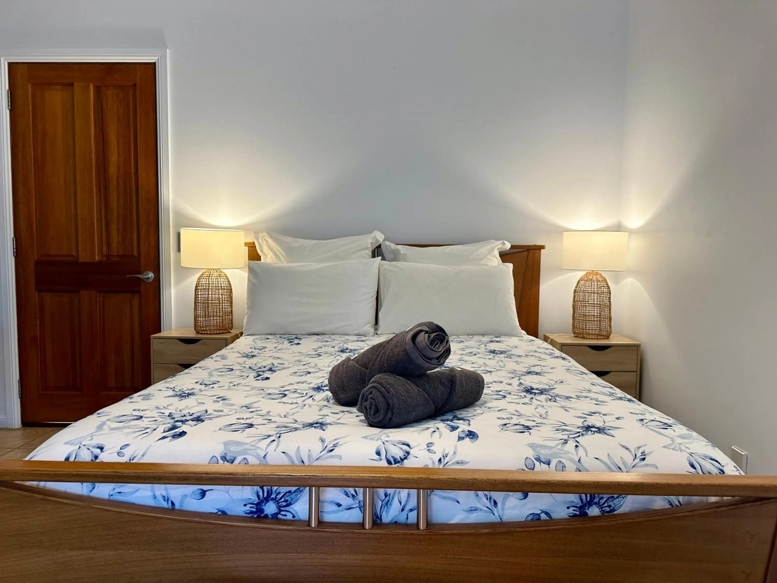 Bed in The Wave Oasis SC B&B
