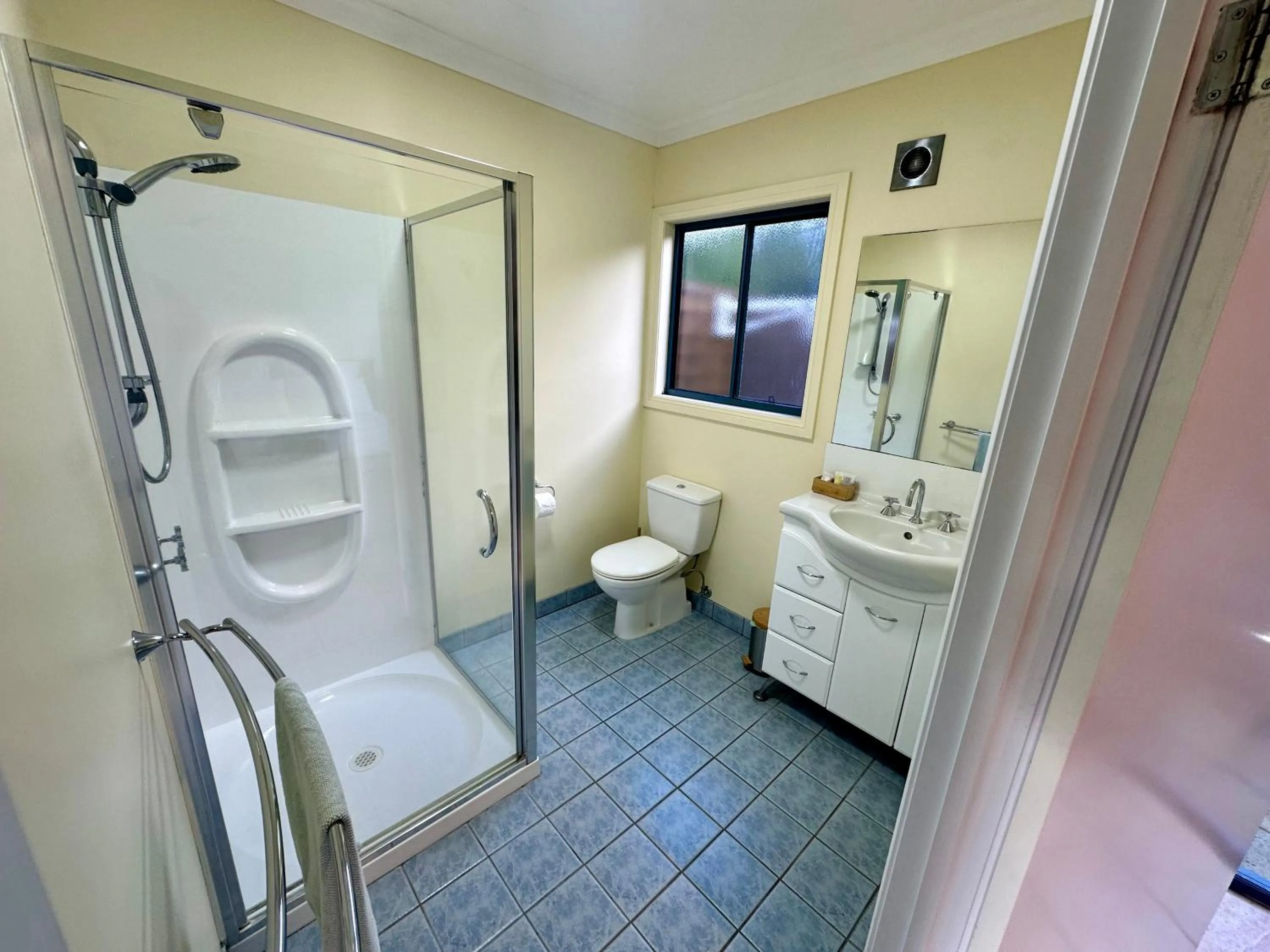 Shower in The Wave Oasis SC B&B