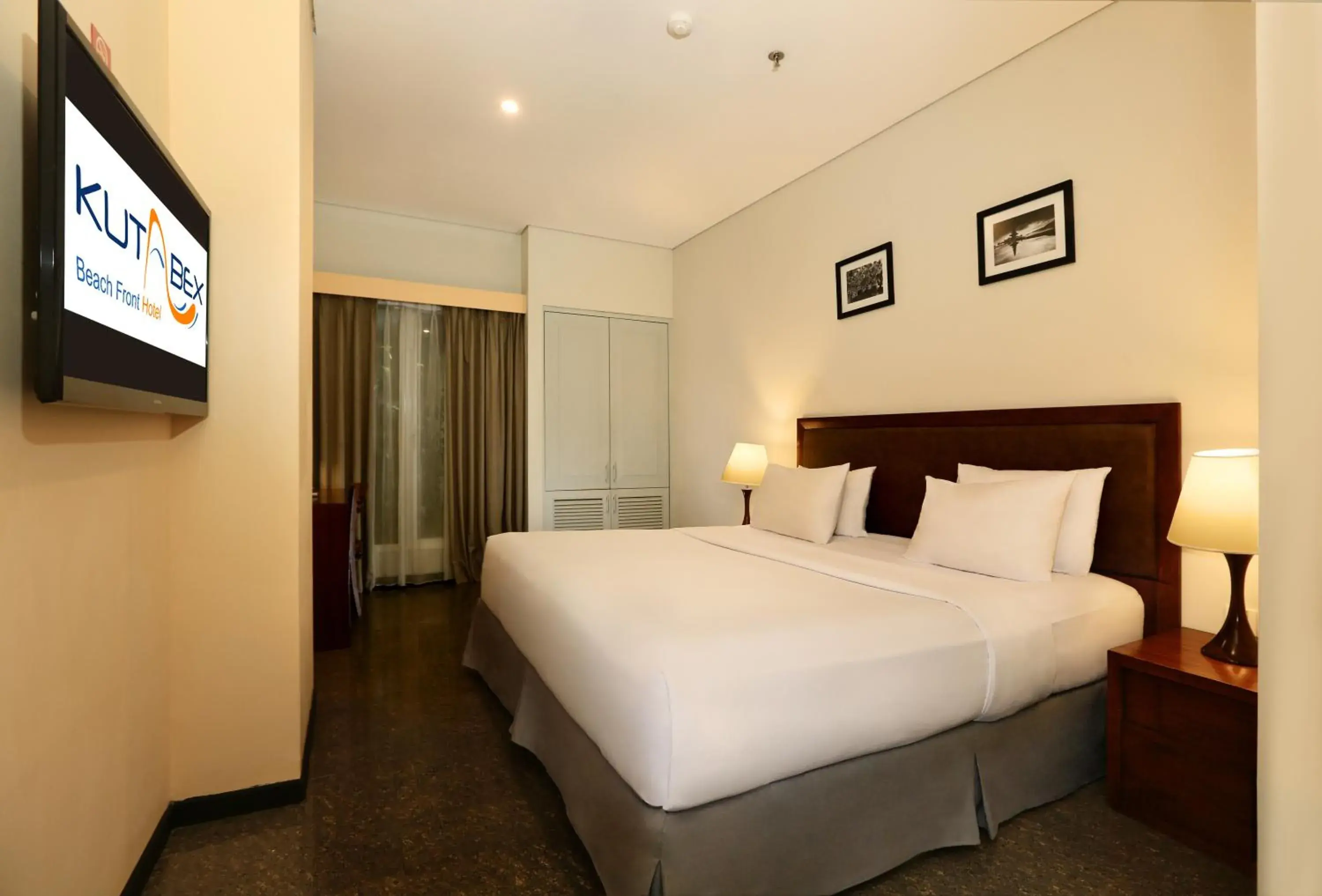 Photo of the whole room, Bed in Kutabex Beachfront Hotel Photo of the whole room, Bed in Kutabex Beachfront Hotel