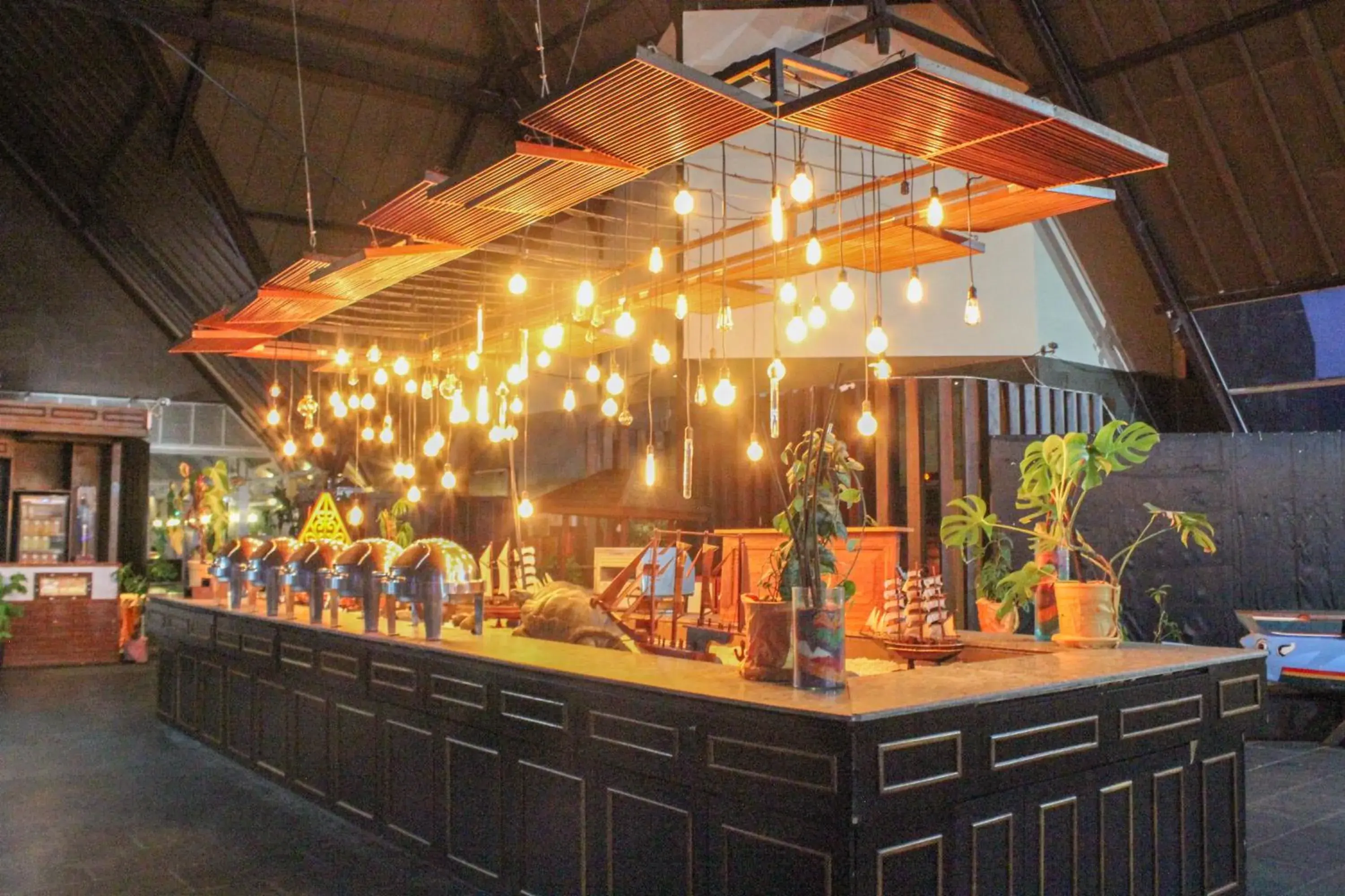 Restaurant/places to eat in Kutabex Beachfront Hotel Restaurant/places to eat in Kutabex Beachfront Hotel