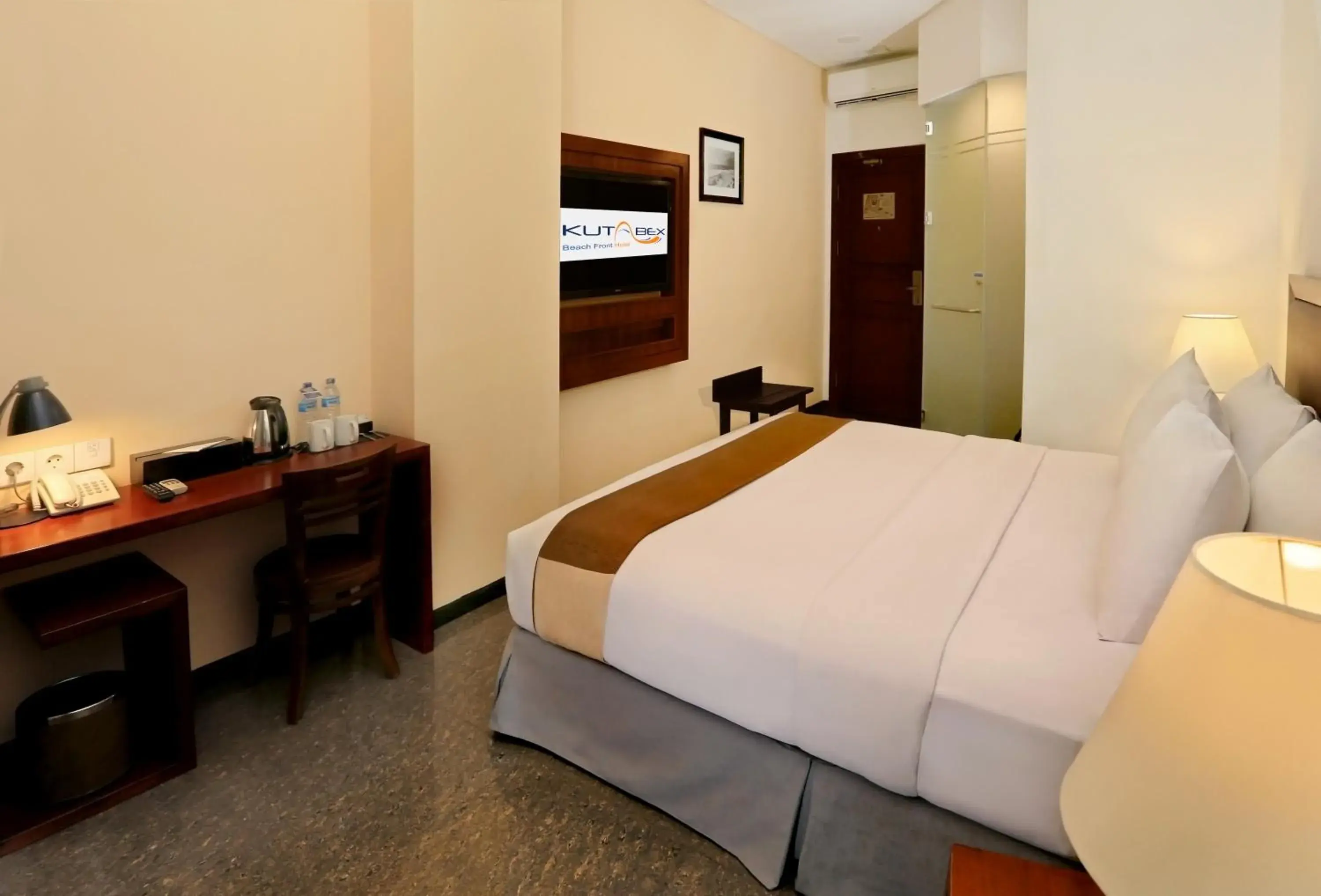 Bed in Kutabex Beachfront Hotel Bed in Kutabex Beachfront Hotel