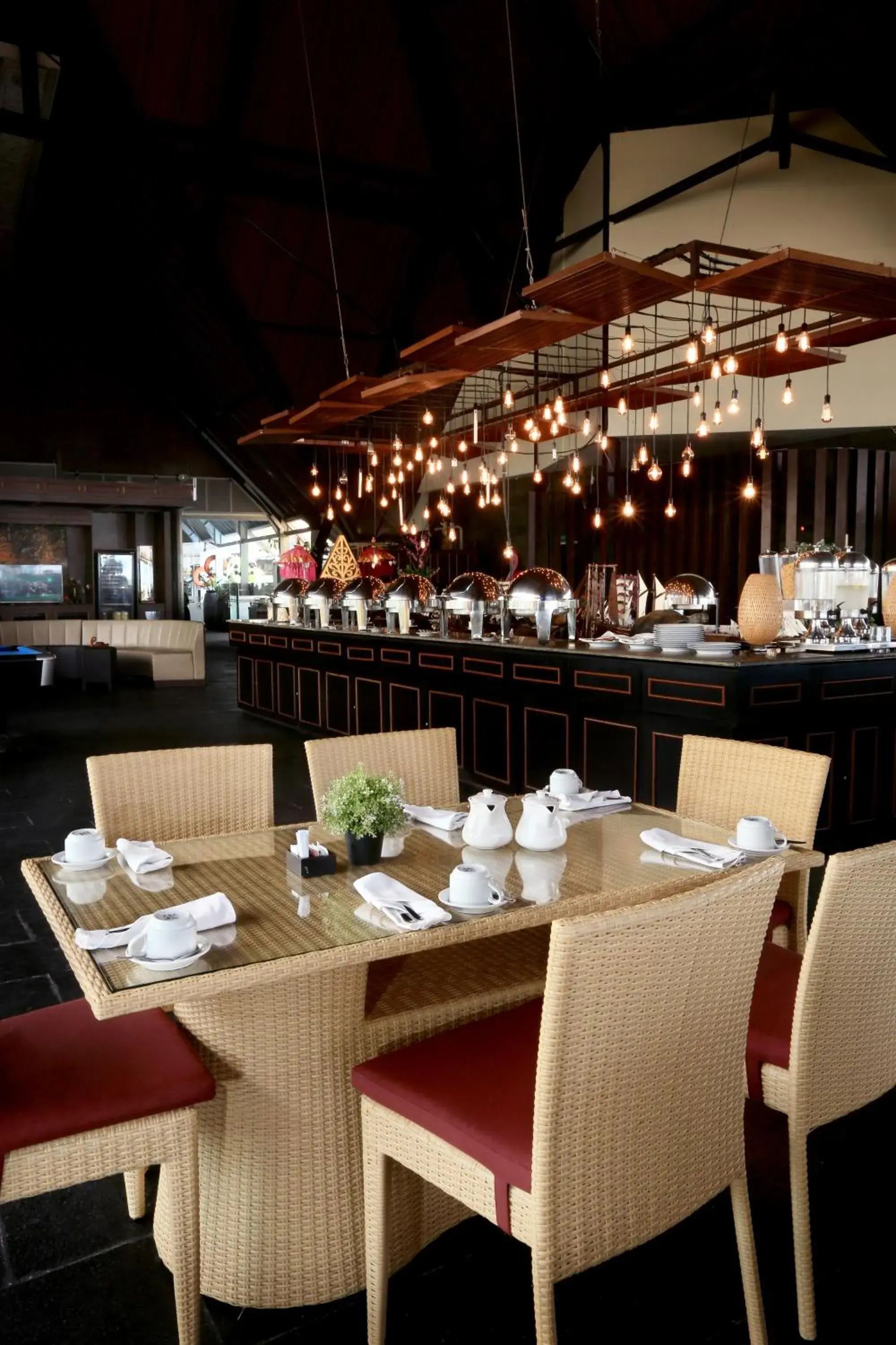 Restaurant/places to eat in Kutabex Beachfront Hotel Restaurant/places to eat in Kutabex Beachfront Hotel