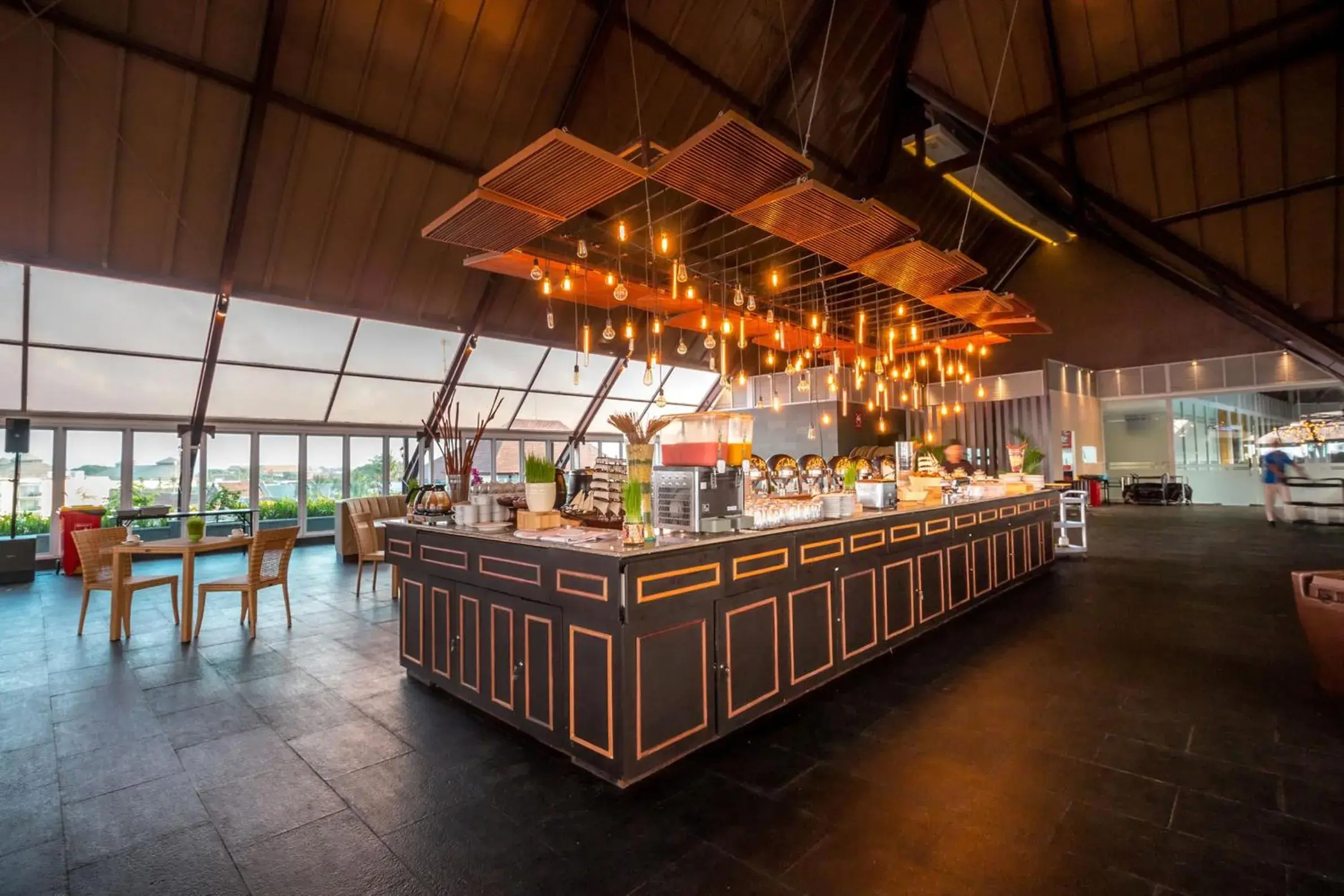 Restaurant/places to eat in Kutabex Beachfront Hotel Restaurant/places to eat in Kutabex Beachfront Hotel