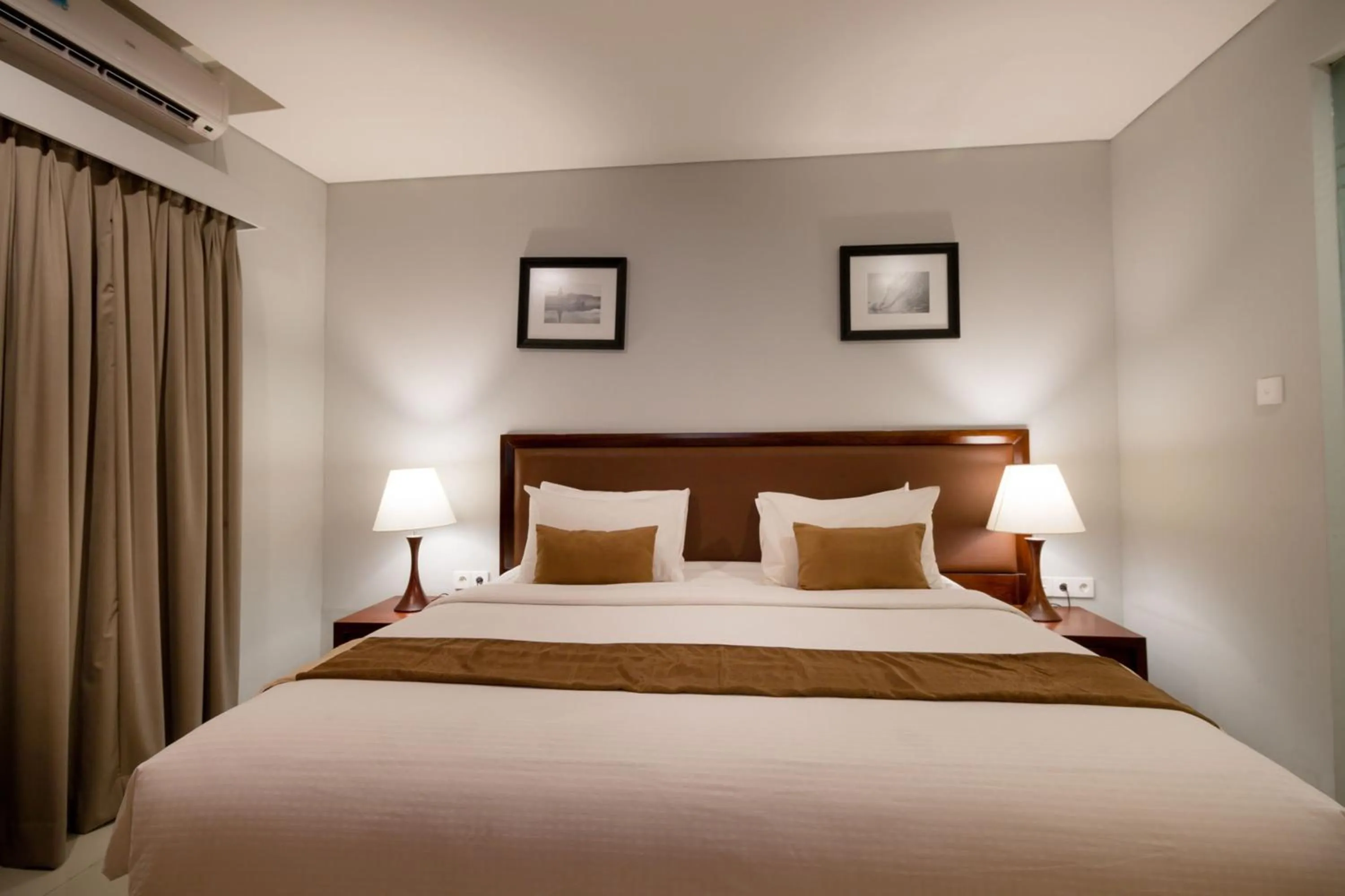 Photo of the whole room, Bed in Kutabex Beachfront Hotel