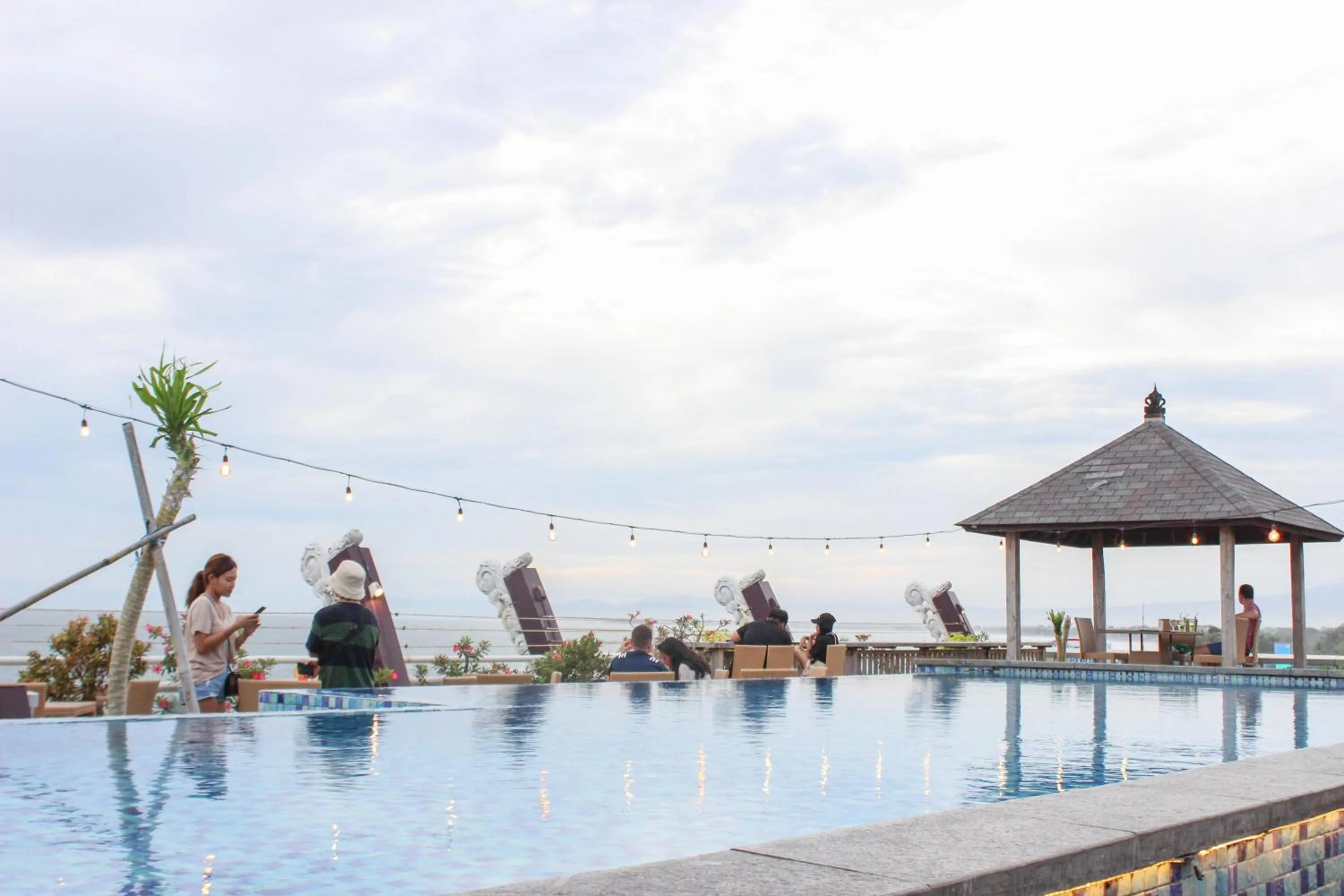 Swimming pool in Kutabex Beachfront Hotel