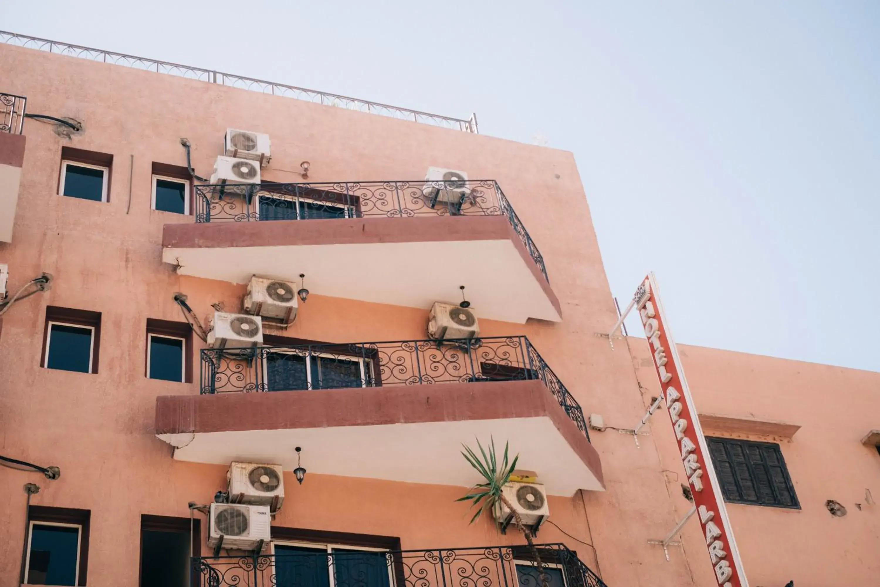 Property building in Apart Hotel Larbi Property building in Apart Hotel Larbi